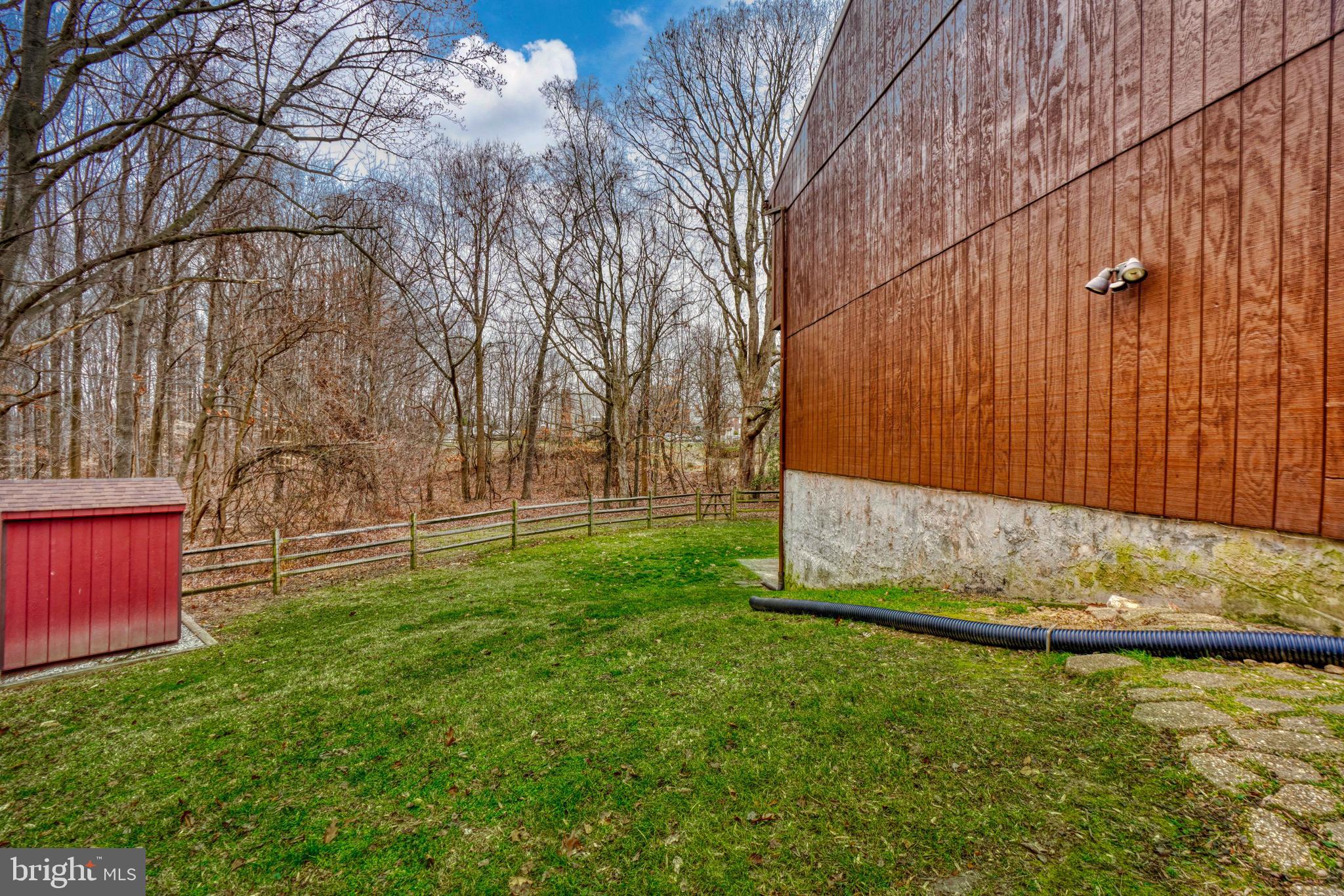 SEVEN COURTS - Residential