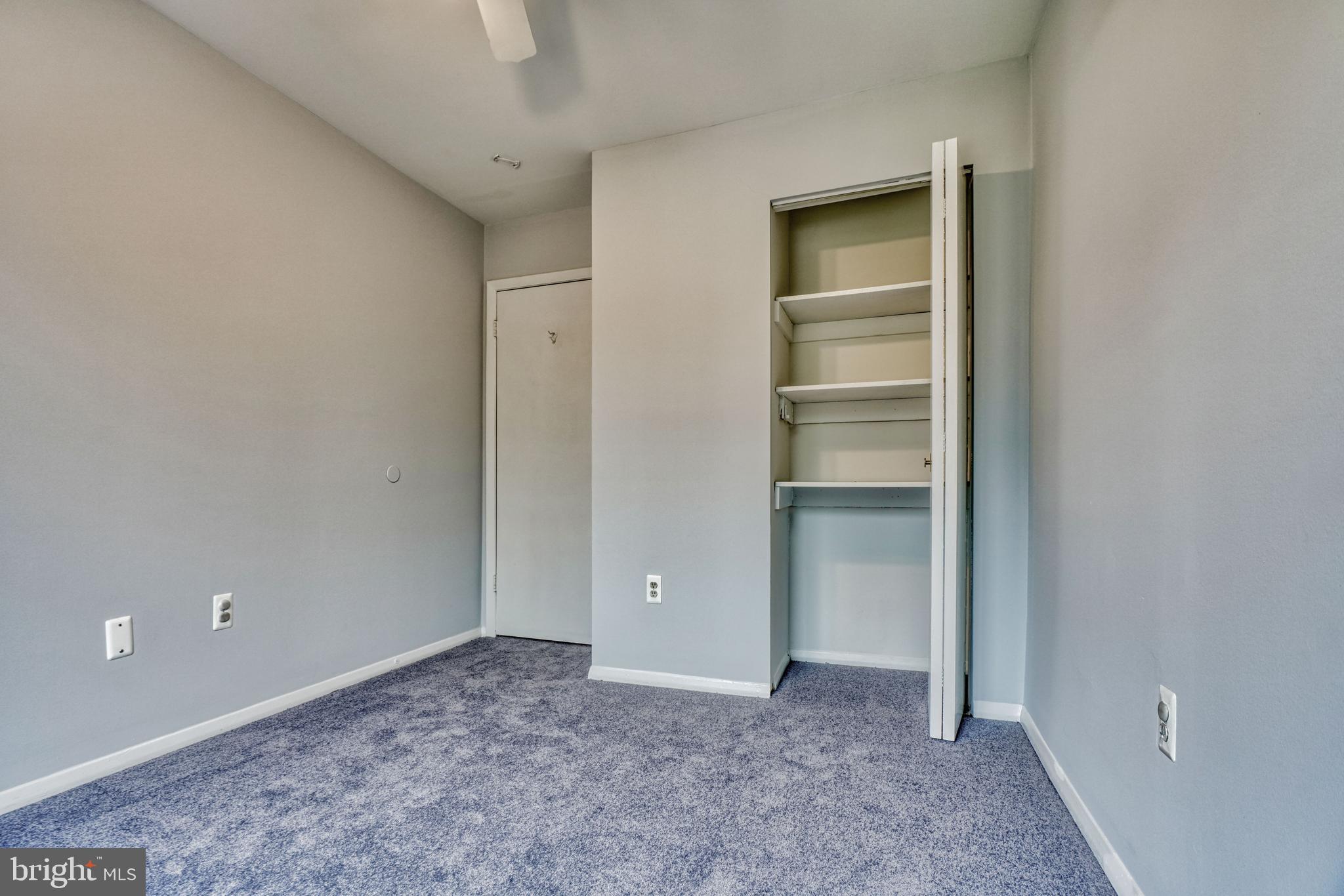 SEVEN COURTS - Residential