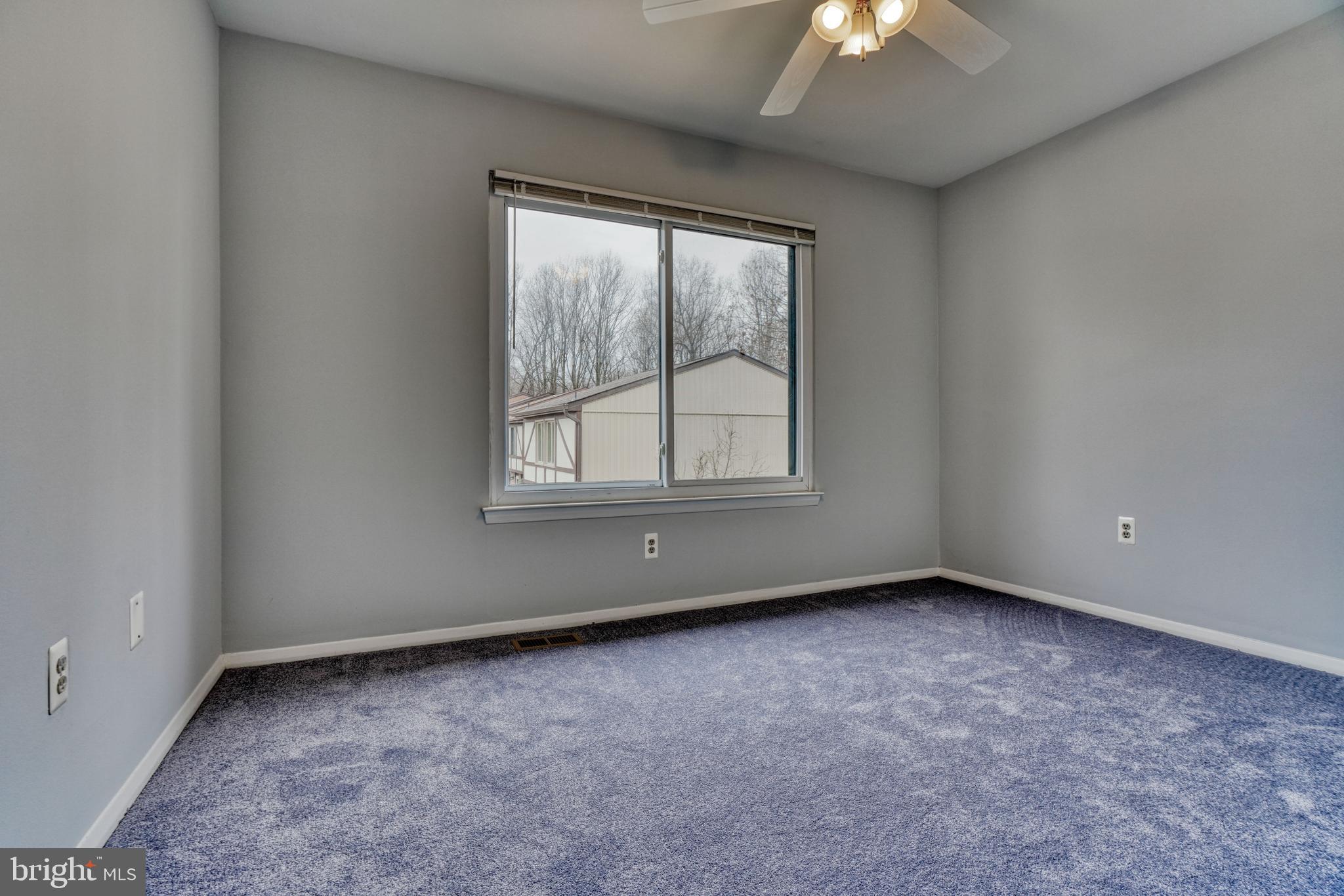 SEVEN COURTS - Residential