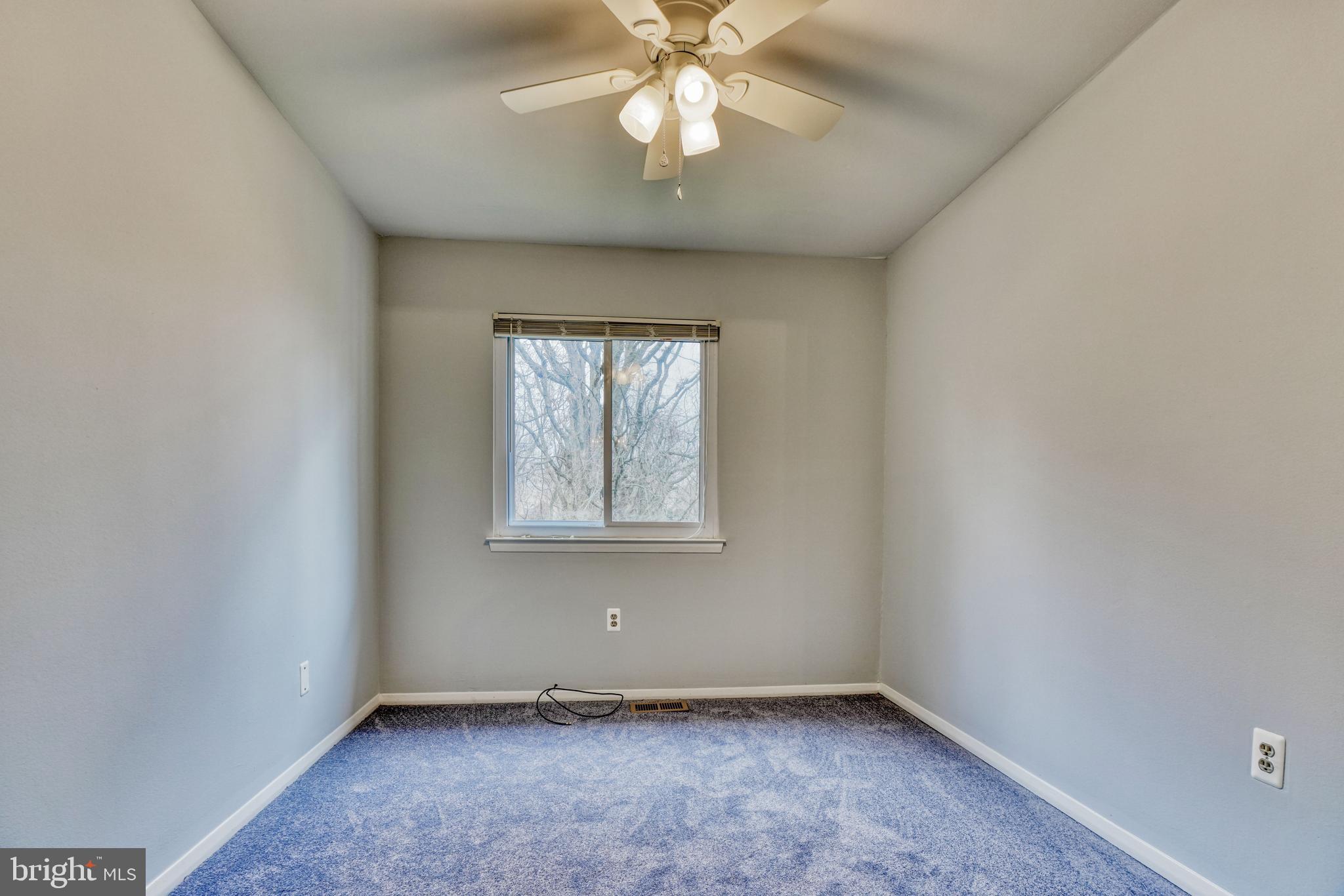 SEVEN COURTS - Residential