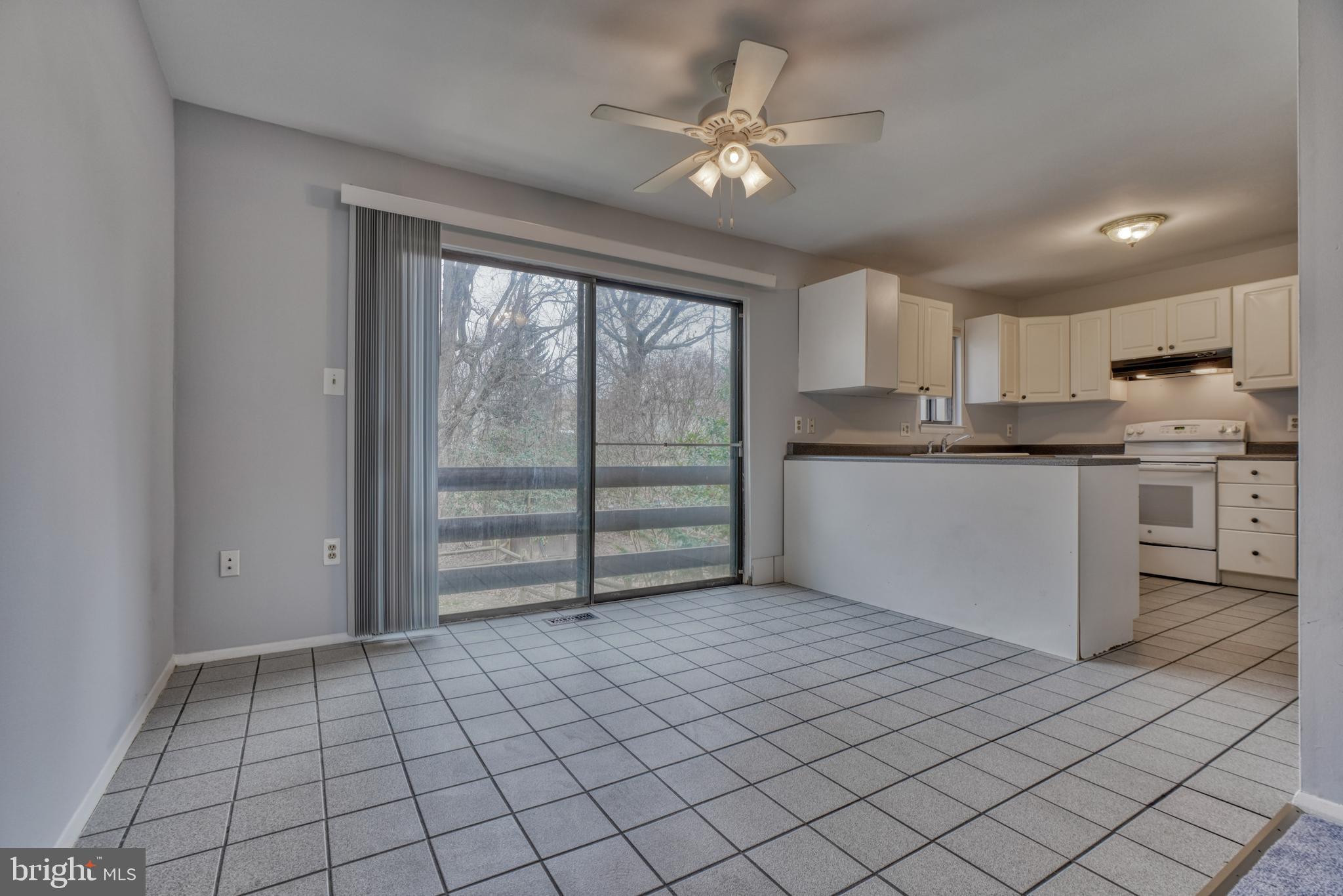 SEVEN COURTS - Residential