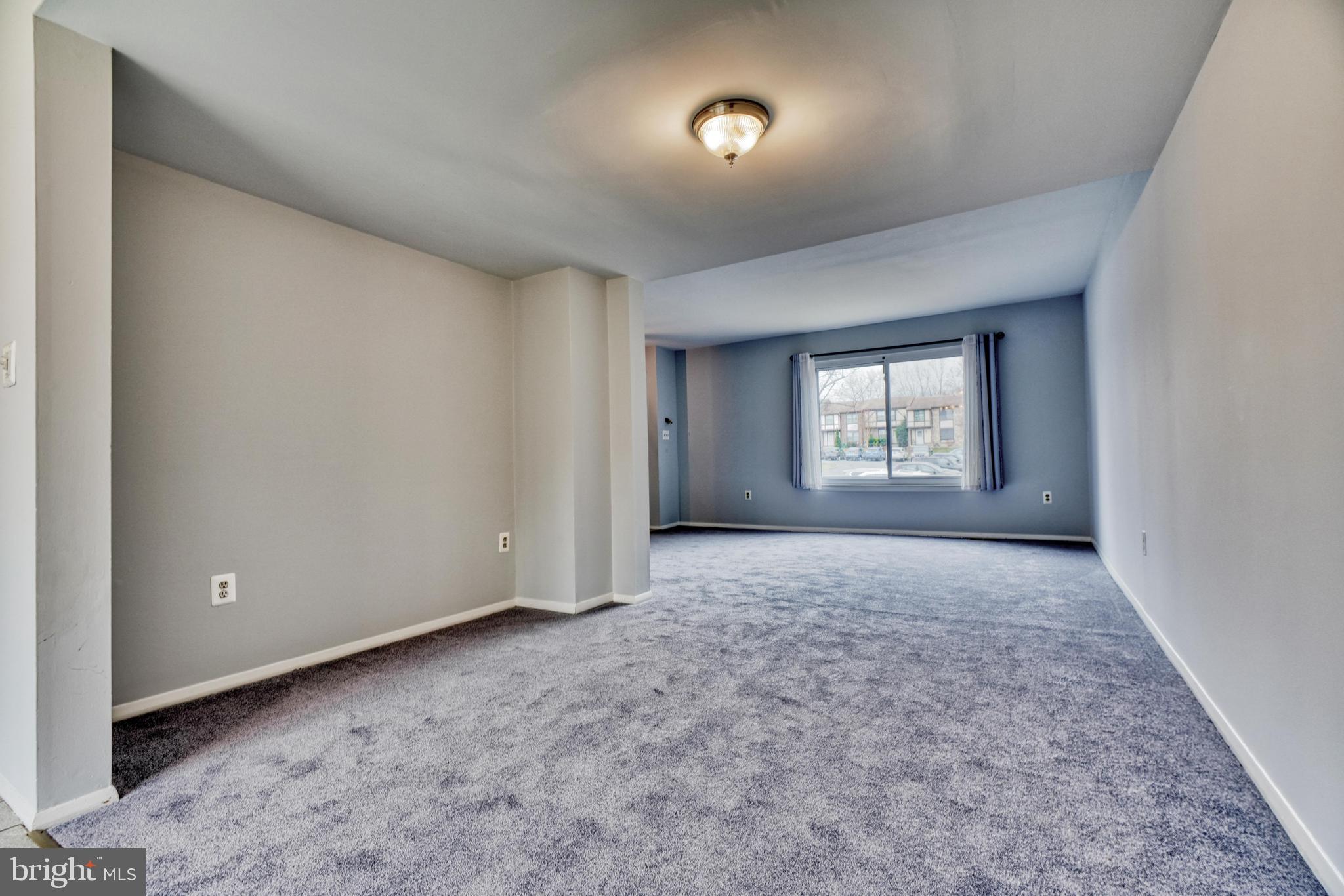 SEVEN COURTS - Residential