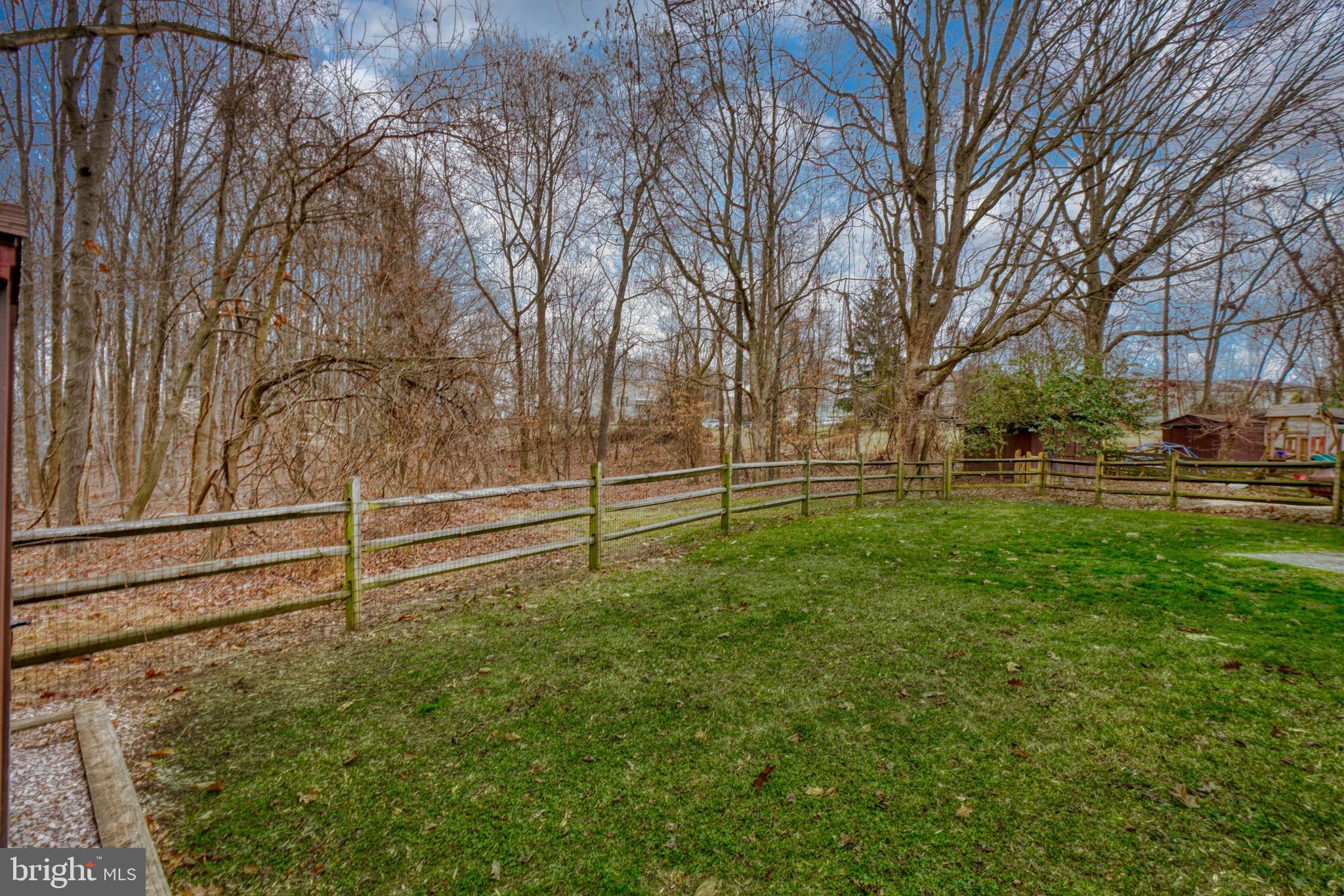 SEVEN COURTS - Residential