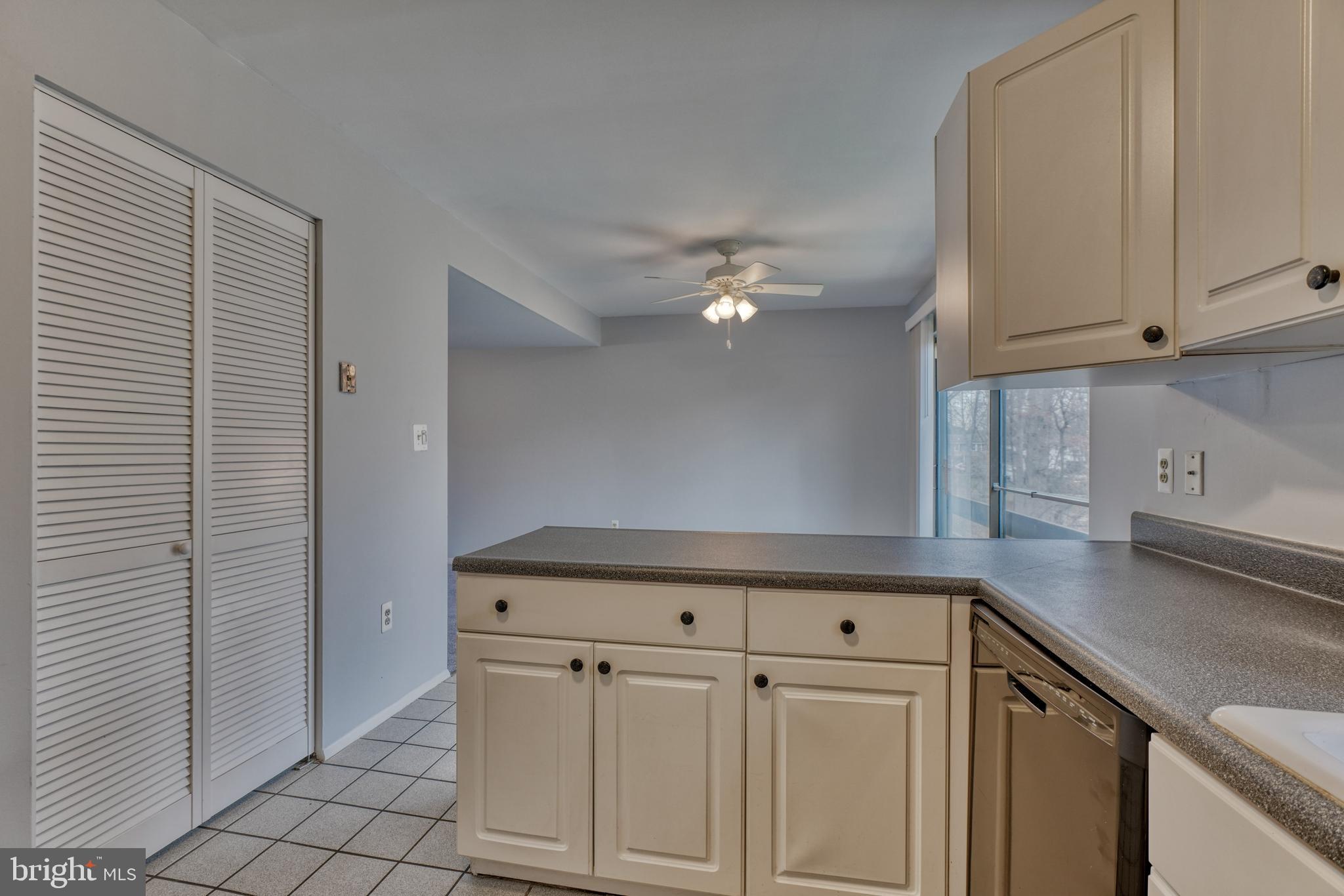 SEVEN COURTS - Residential