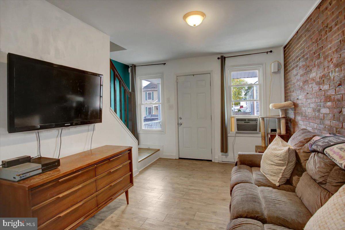 43 W SALISBURY STREET