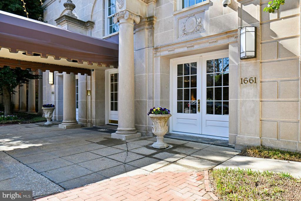 Photo of 1661 Crescent Place NW #502, WASHINGTON, DC 20009 (MLS # DCDC2254240)