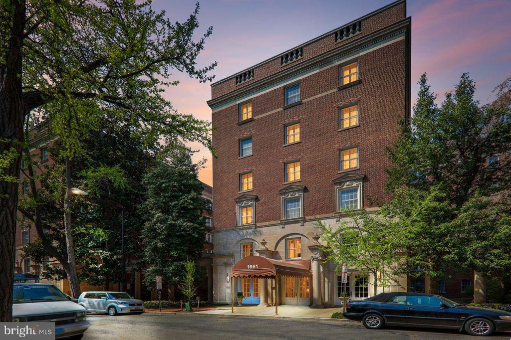 Photo of 1661 Crescent Place NW #502, WASHINGTON, DC 20009 (MLS # DCDC2254240)