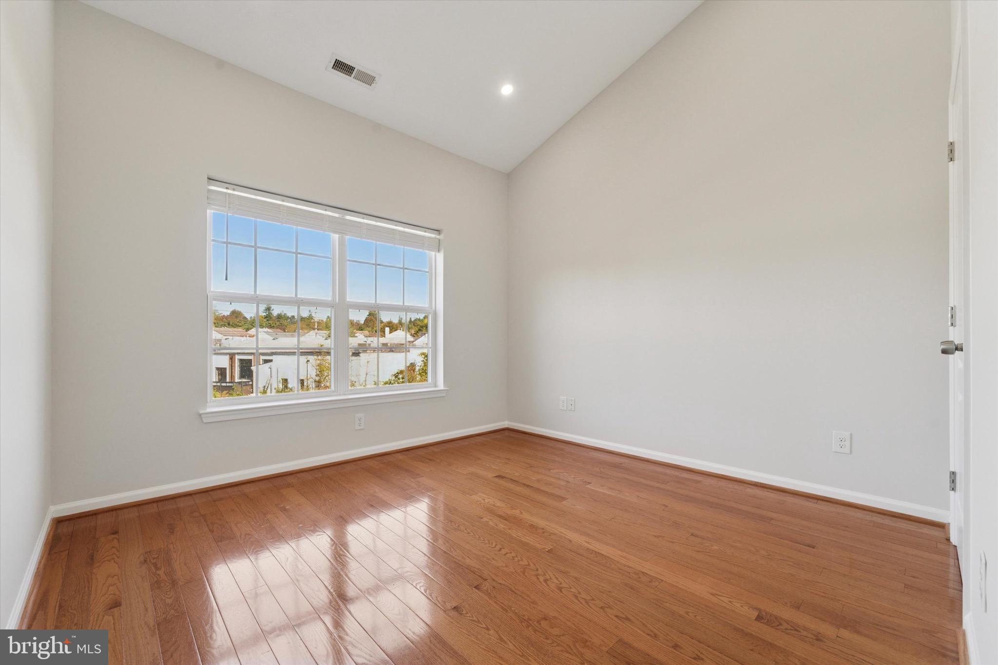 SOMERTON - Residential