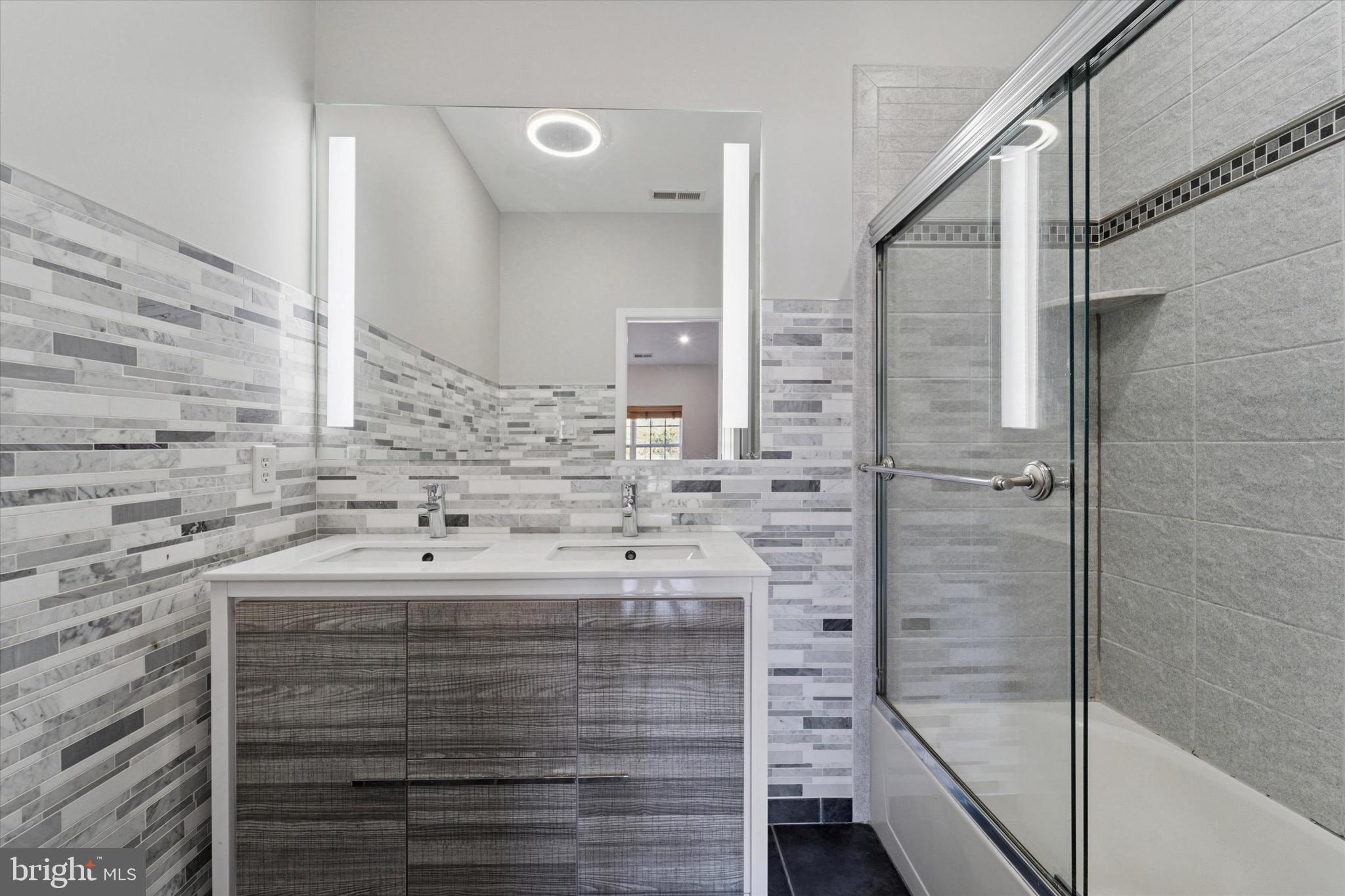 SOMERTON - Residential