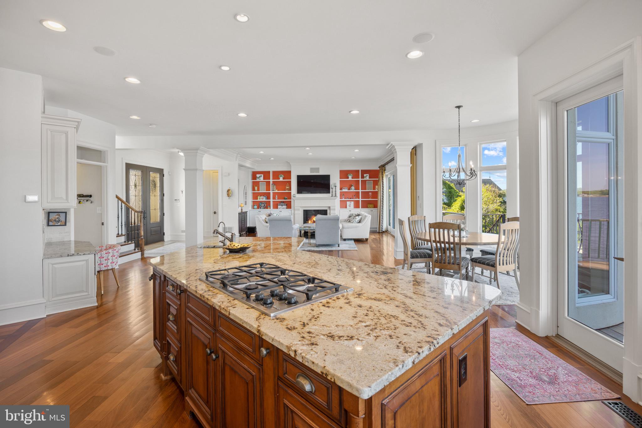 WILD ROSE SHORES - Residential