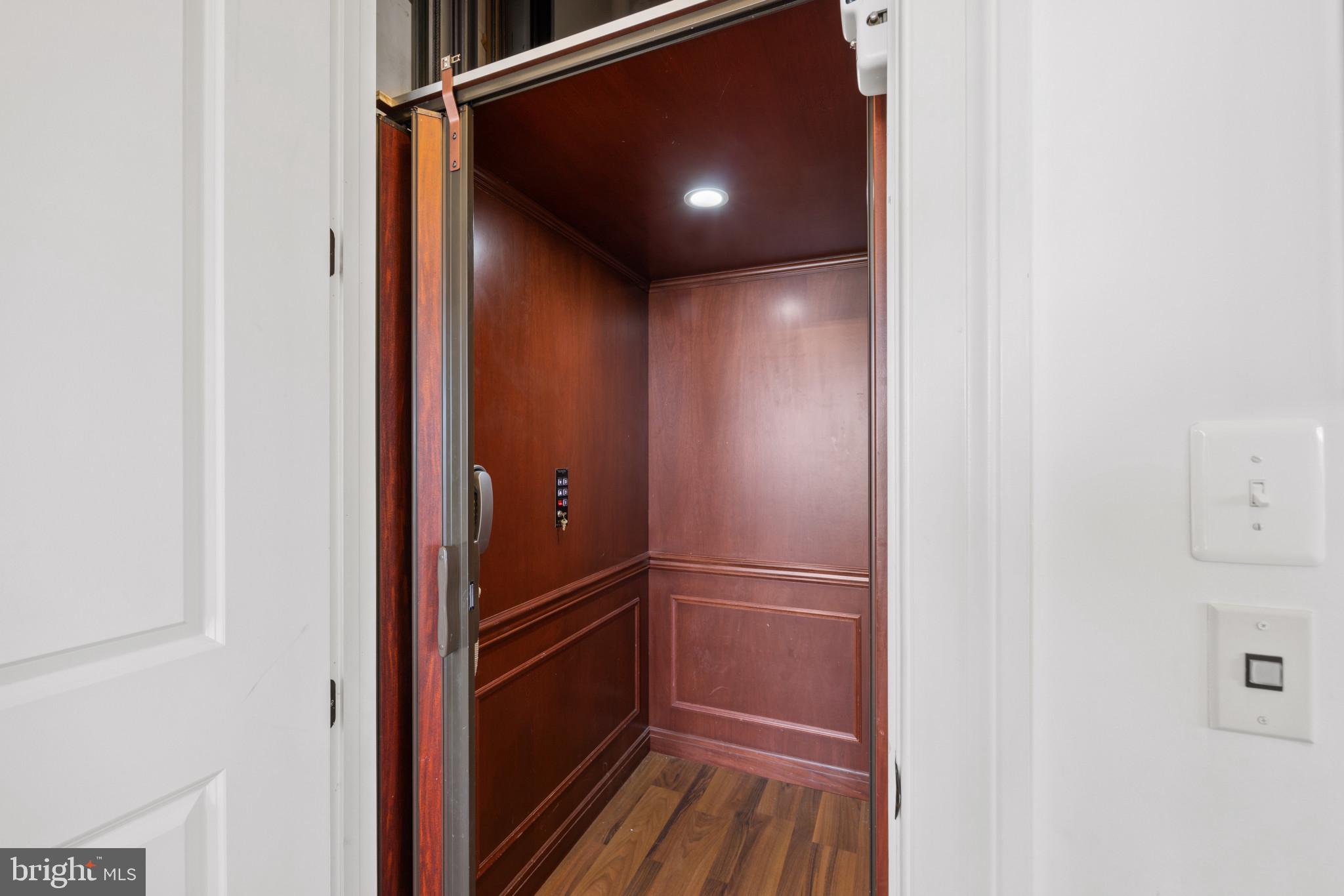 WILD ROSE SHORES - Residential