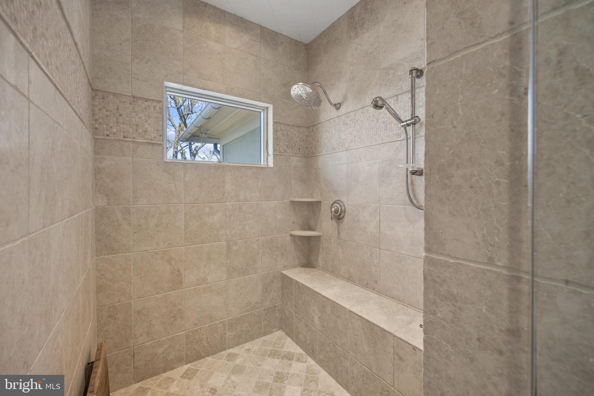 WILD ROSE SHORES - Residential