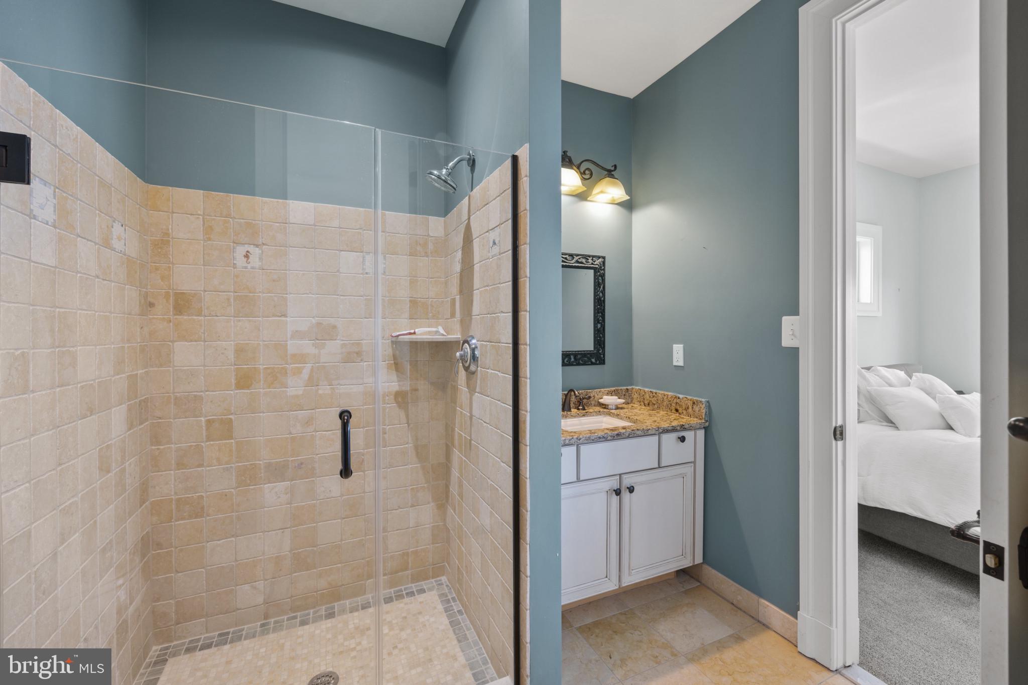 WILD ROSE SHORES - Residential