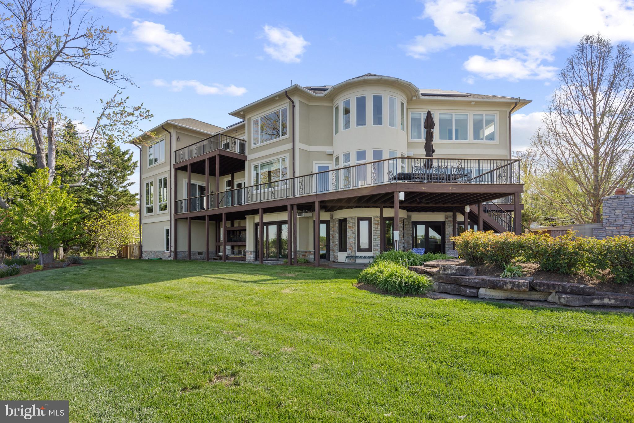 WILD ROSE SHORES - Residential