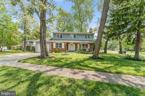 12 FARMHOUSE COURT CHERRY HILL NJ 08002