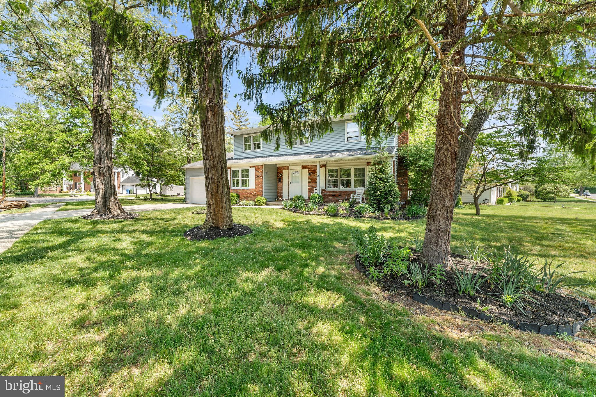12 FARMHOUSE COURT
