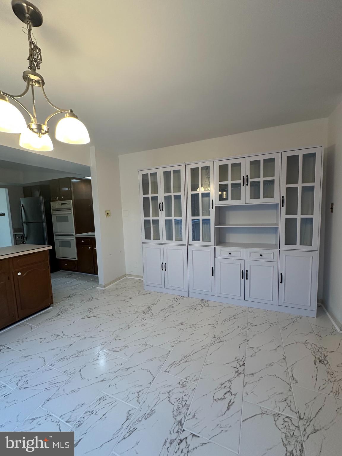 6262 SLEEPY HOLLOW ROAD