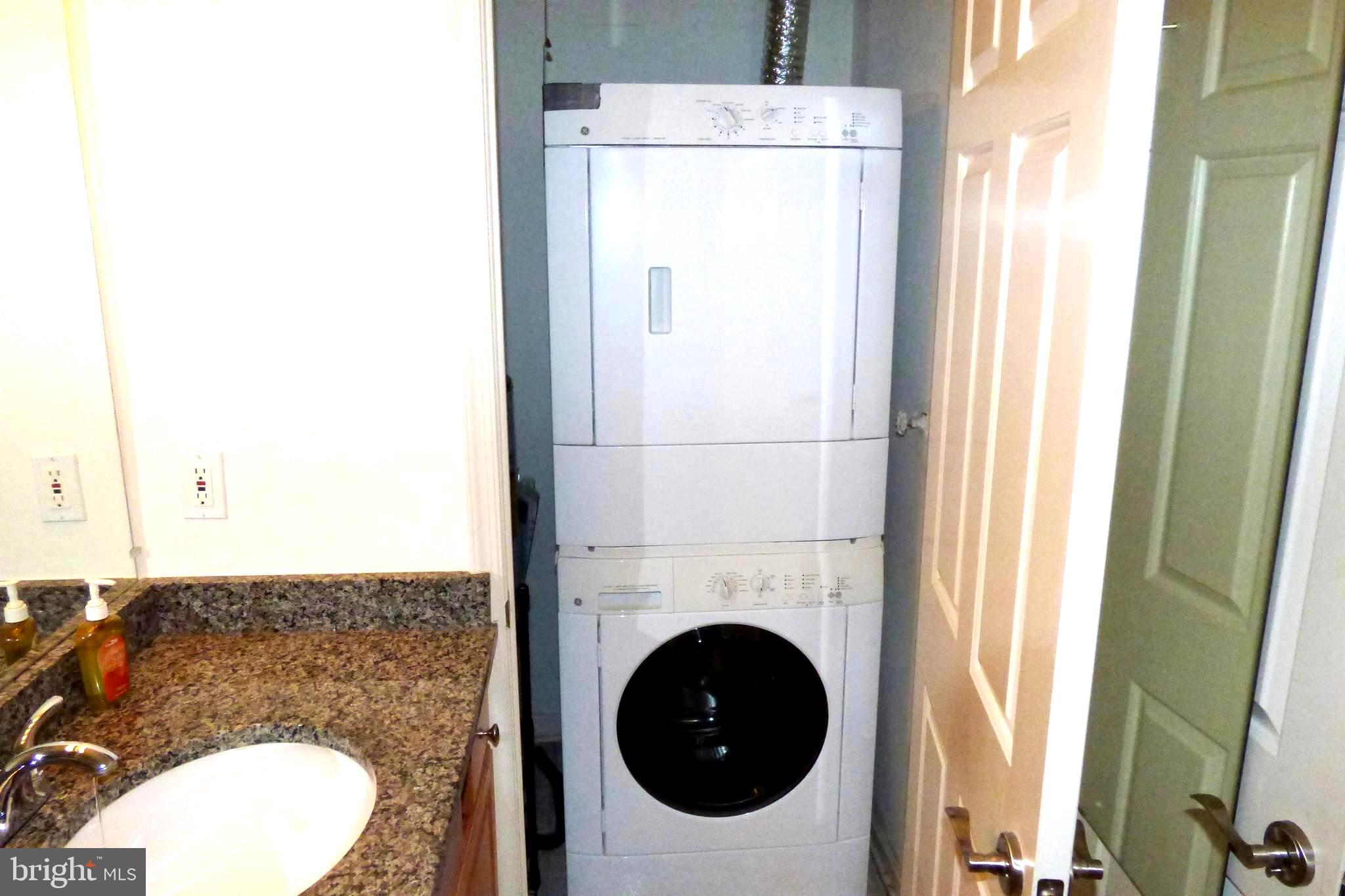 FOUR WINDS AT OAKTON - Residential Lease