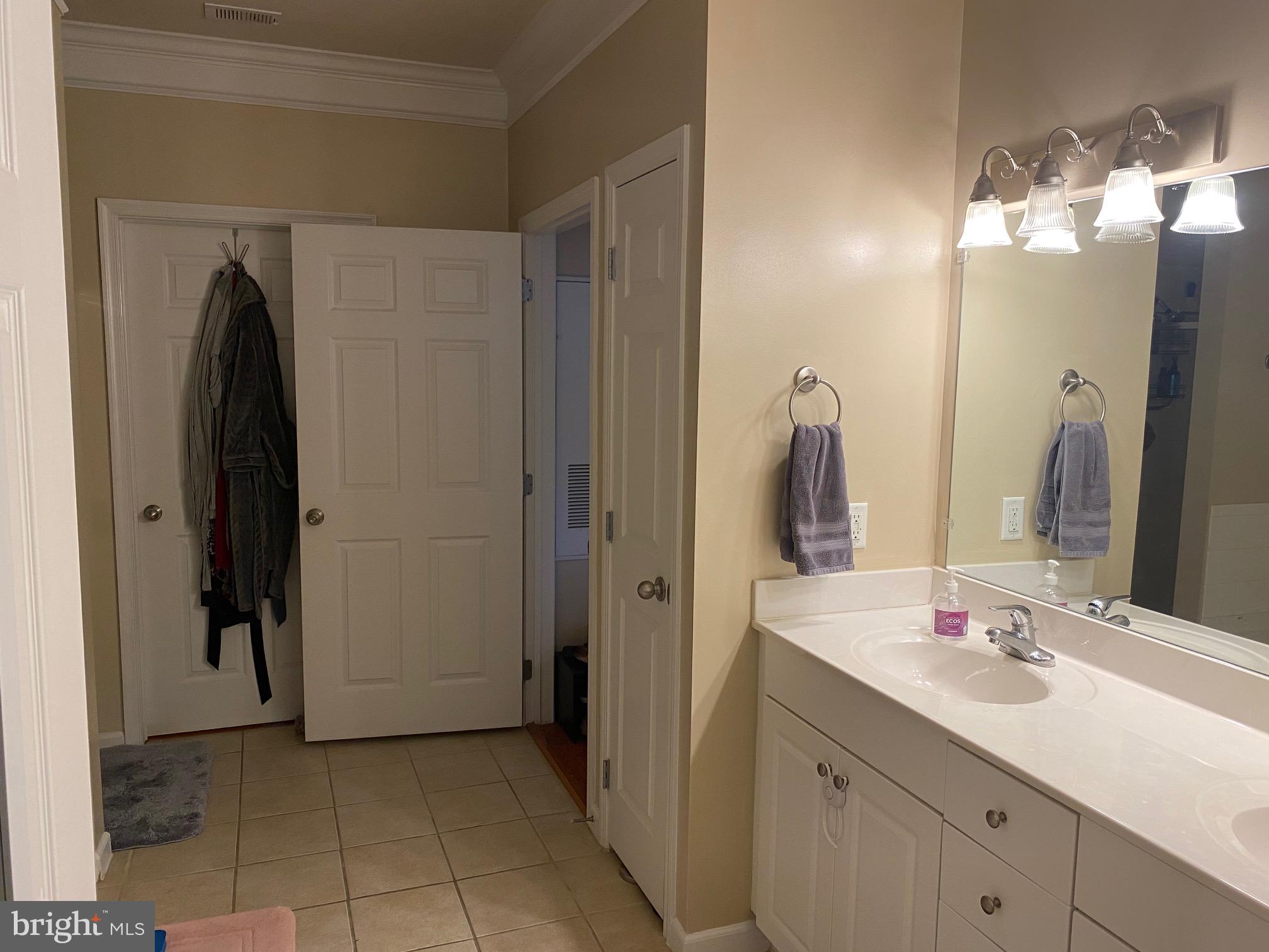 WESTCHESTER AT STRATFORD - Residential Lease