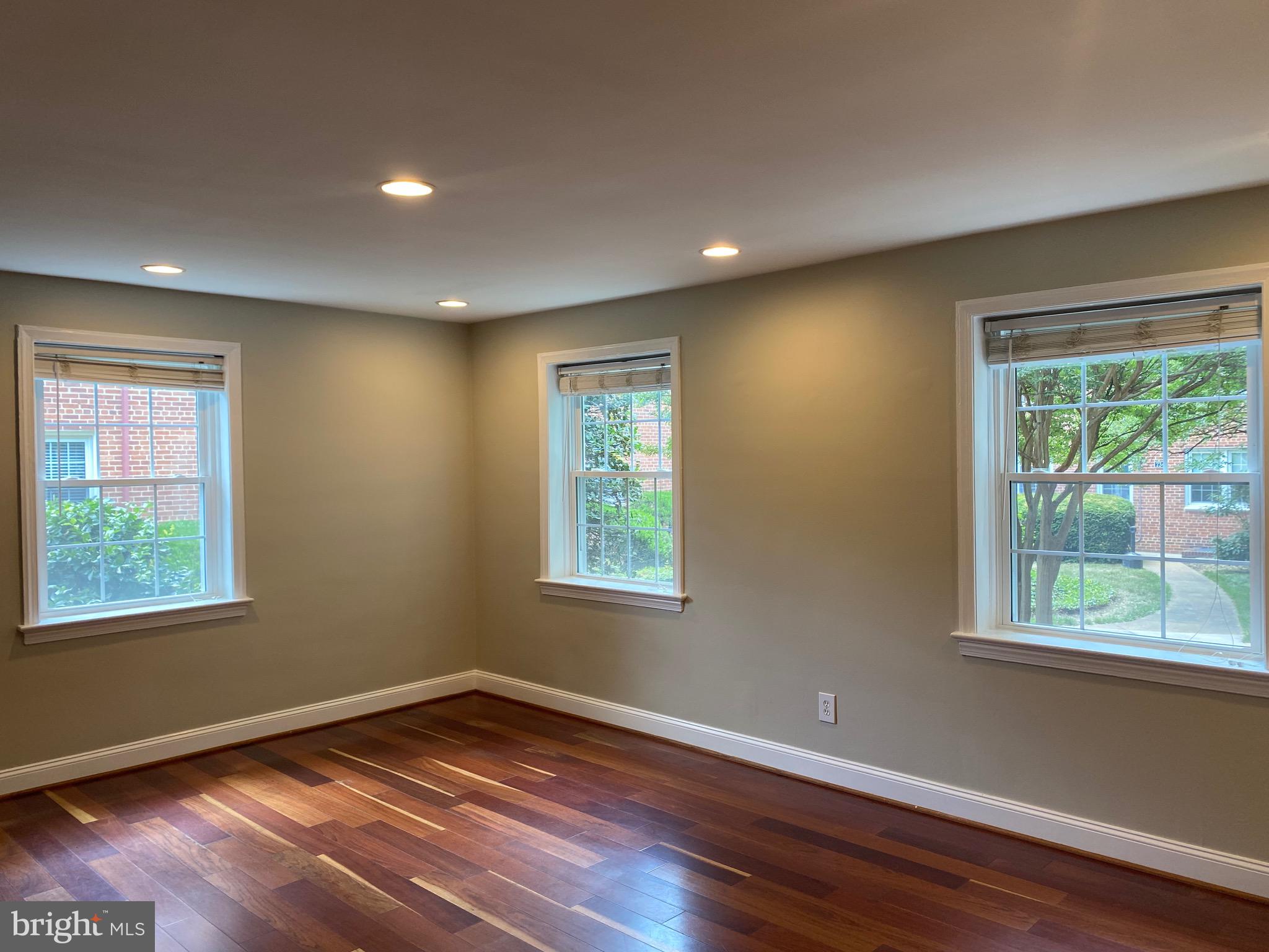 FAYETTE COURT - Residential Lease