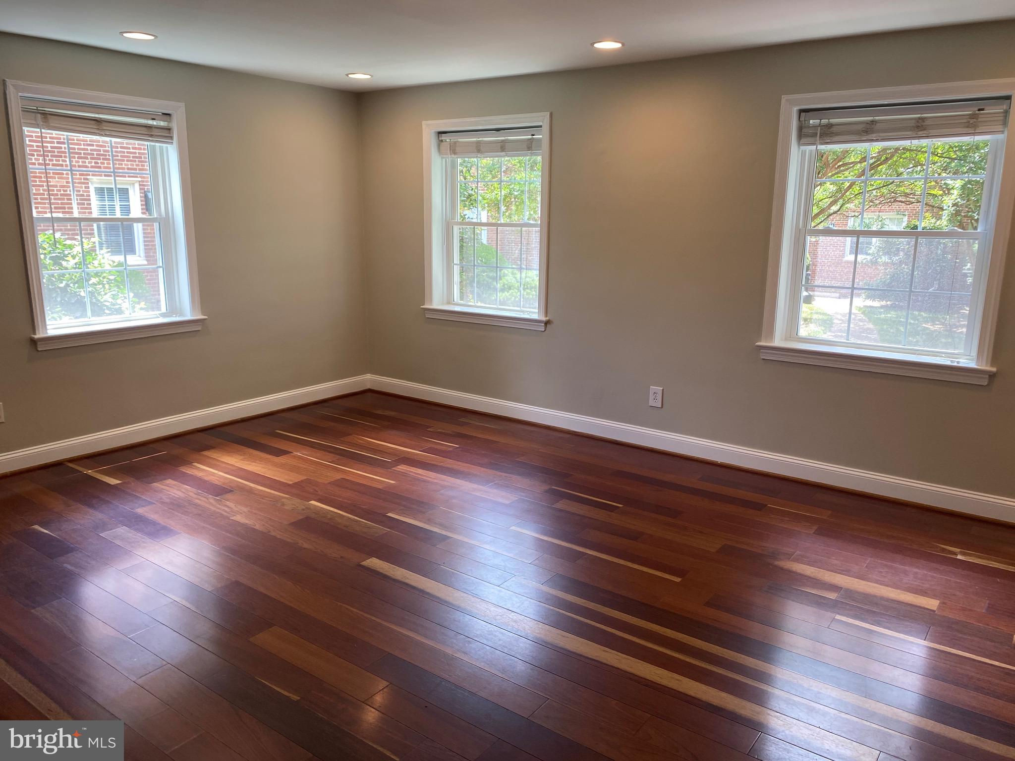 FAYETTE COURT - Residential Lease