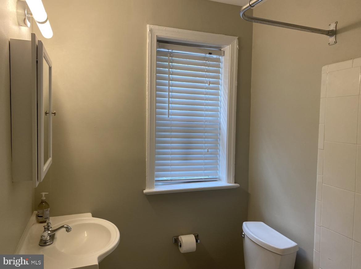 FAYETTE COURT - Residential Lease