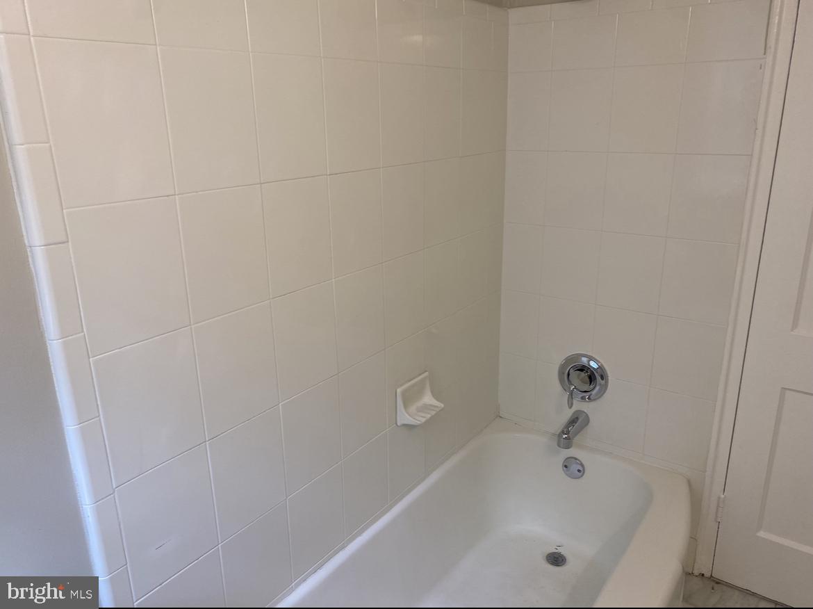 FAYETTE COURT - Residential Lease