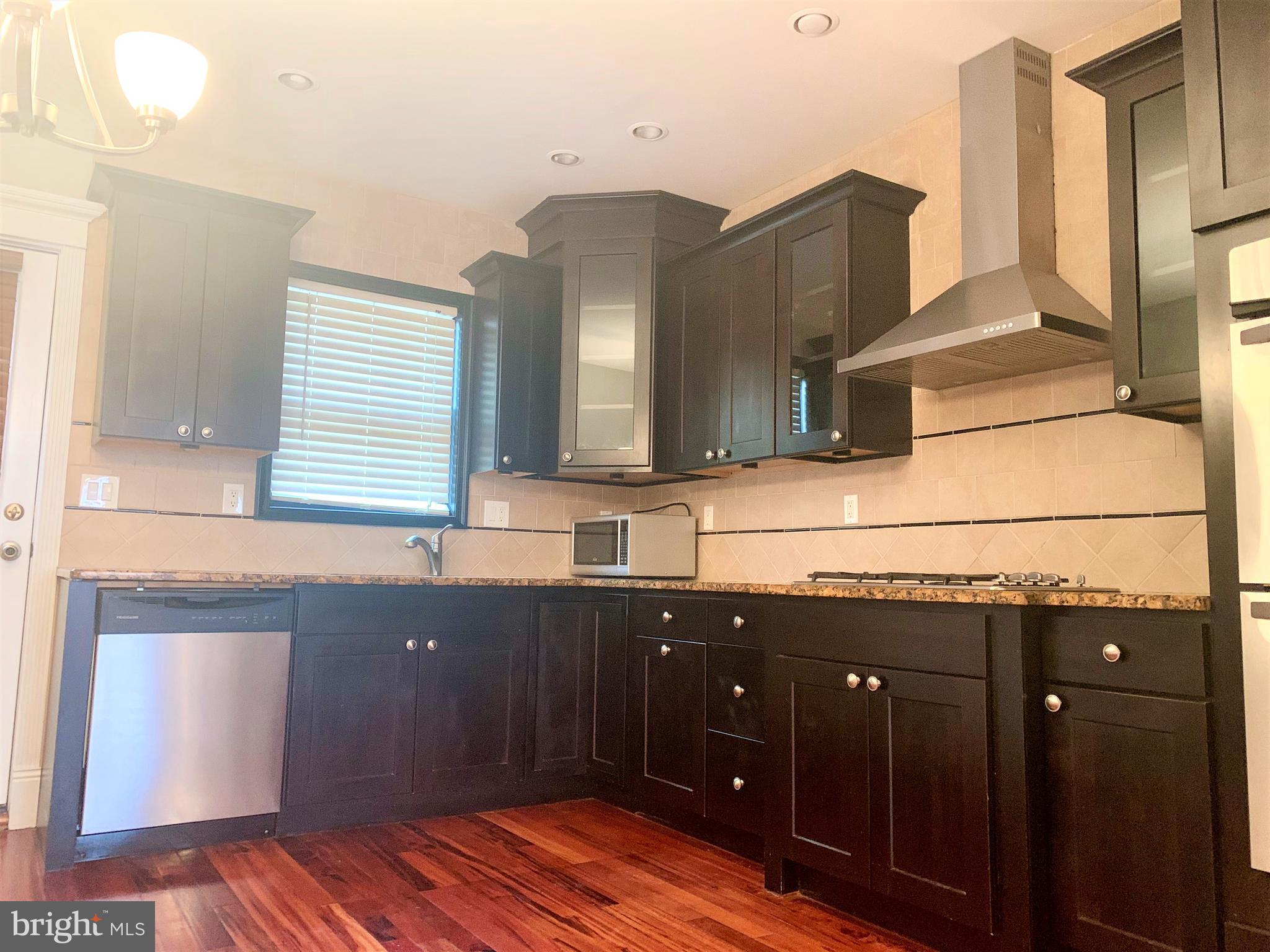 LOWER MOYAMENSING - Residential Lease