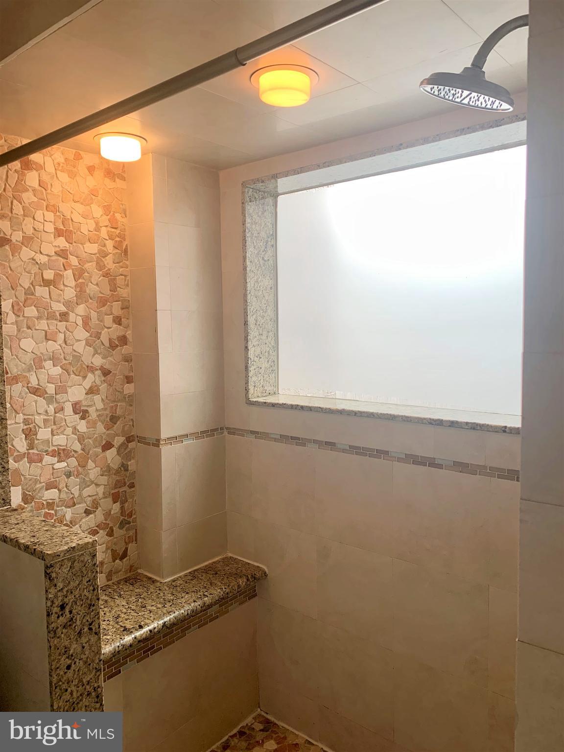 LOWER MOYAMENSING - Residential Lease