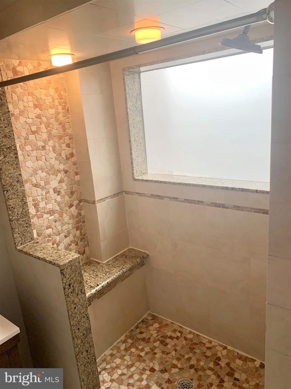 LOWER MOYAMENSING - Residential Lease