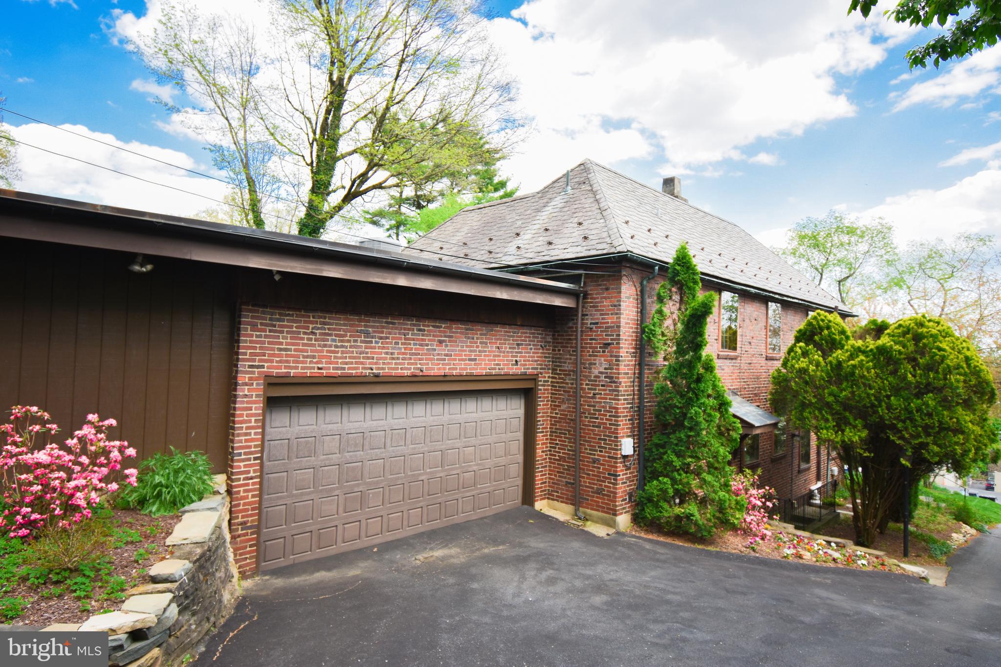 COLLEGE HILL - Residential