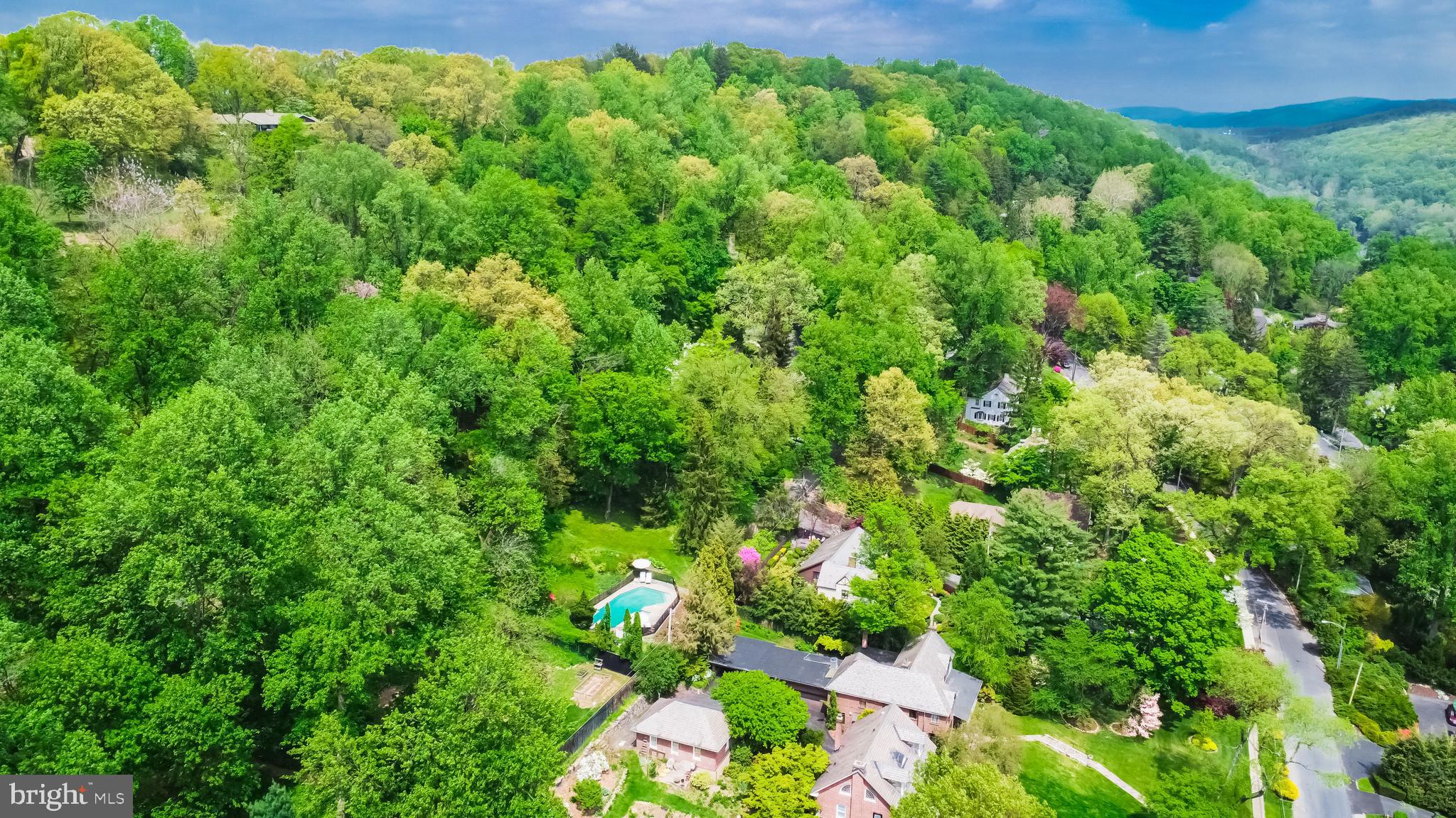 COLLEGE HILL - Residential