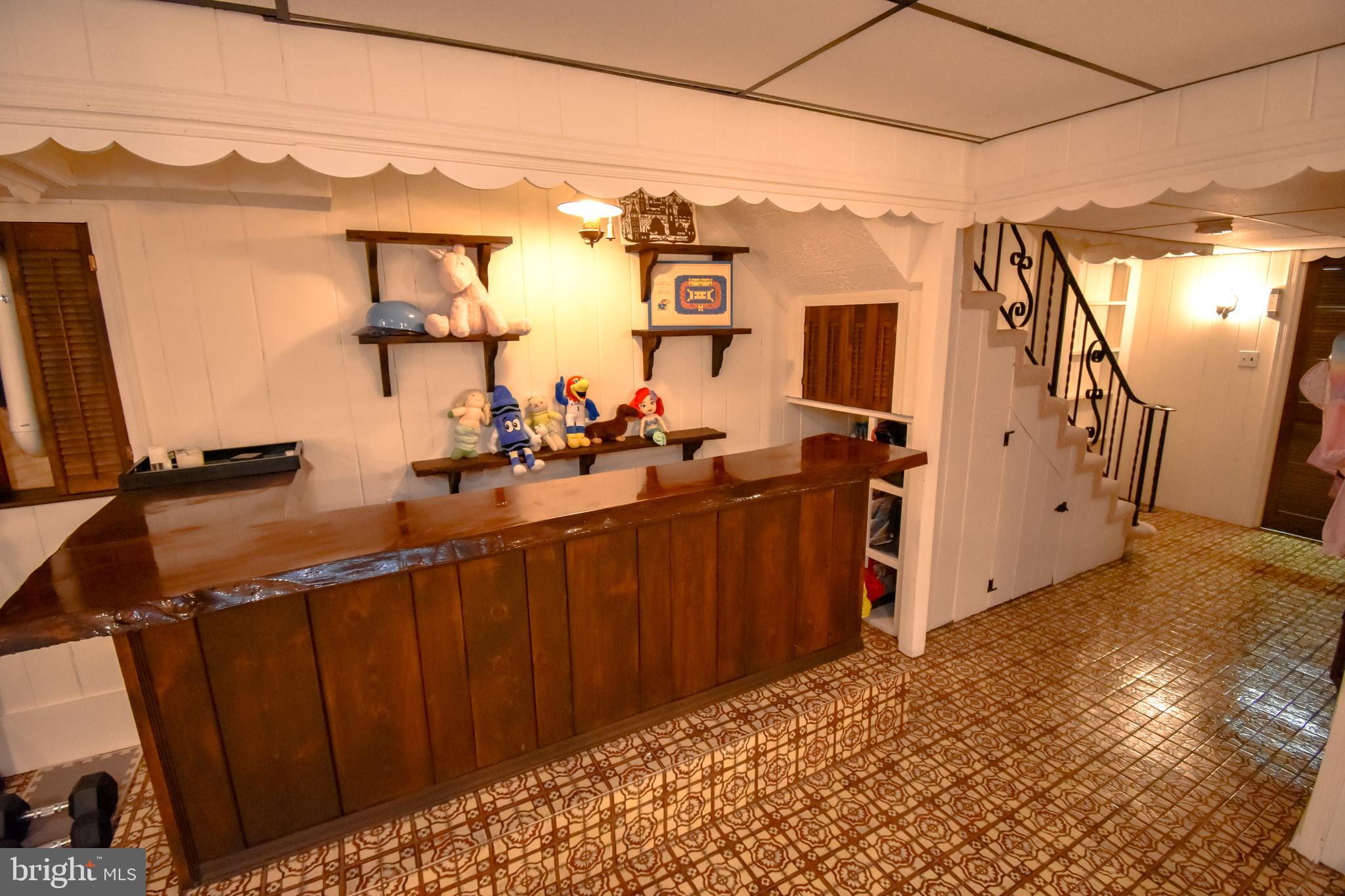 COLLEGE HILL - Residential