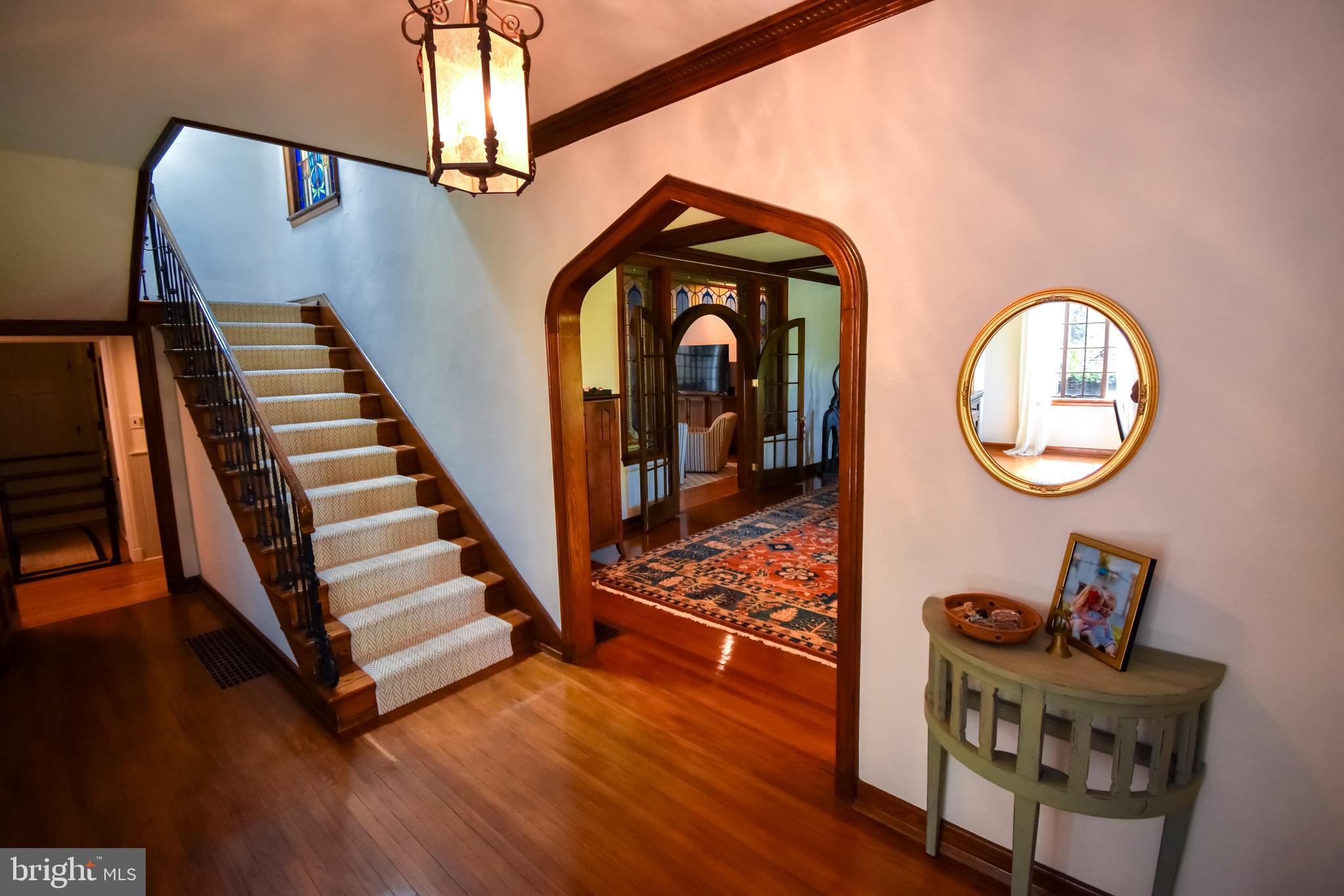 COLLEGE HILL - Residential