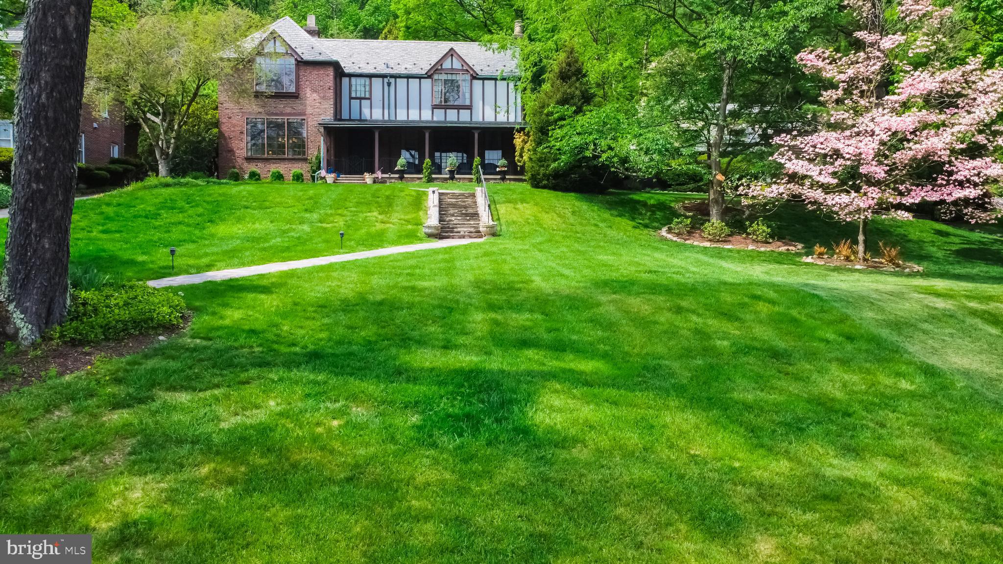 COLLEGE HILL - Residential