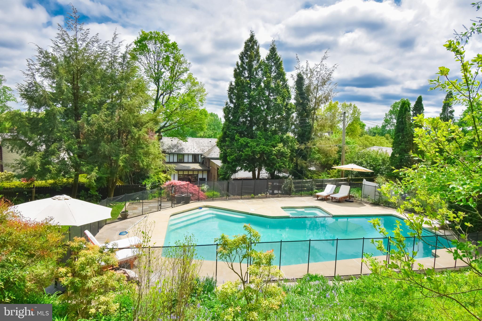 COLLEGE HILL - Residential