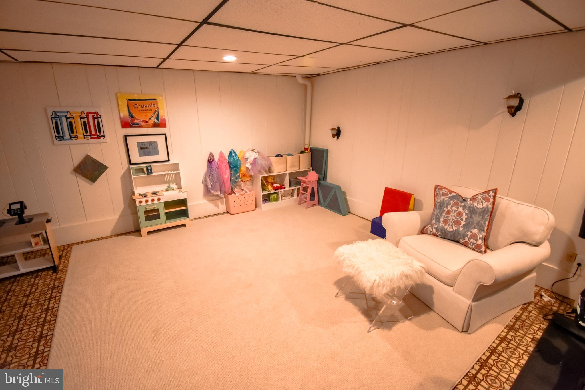 COLLEGE HILL - Residential