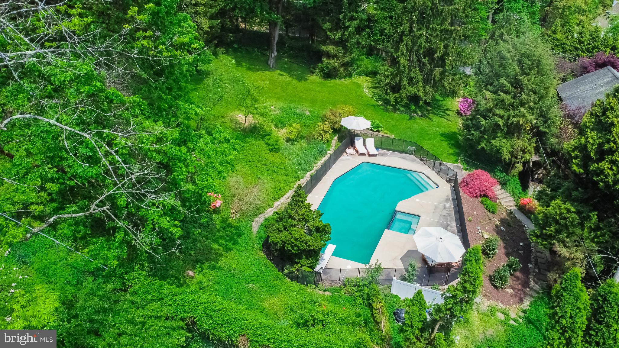 COLLEGE HILL - Residential