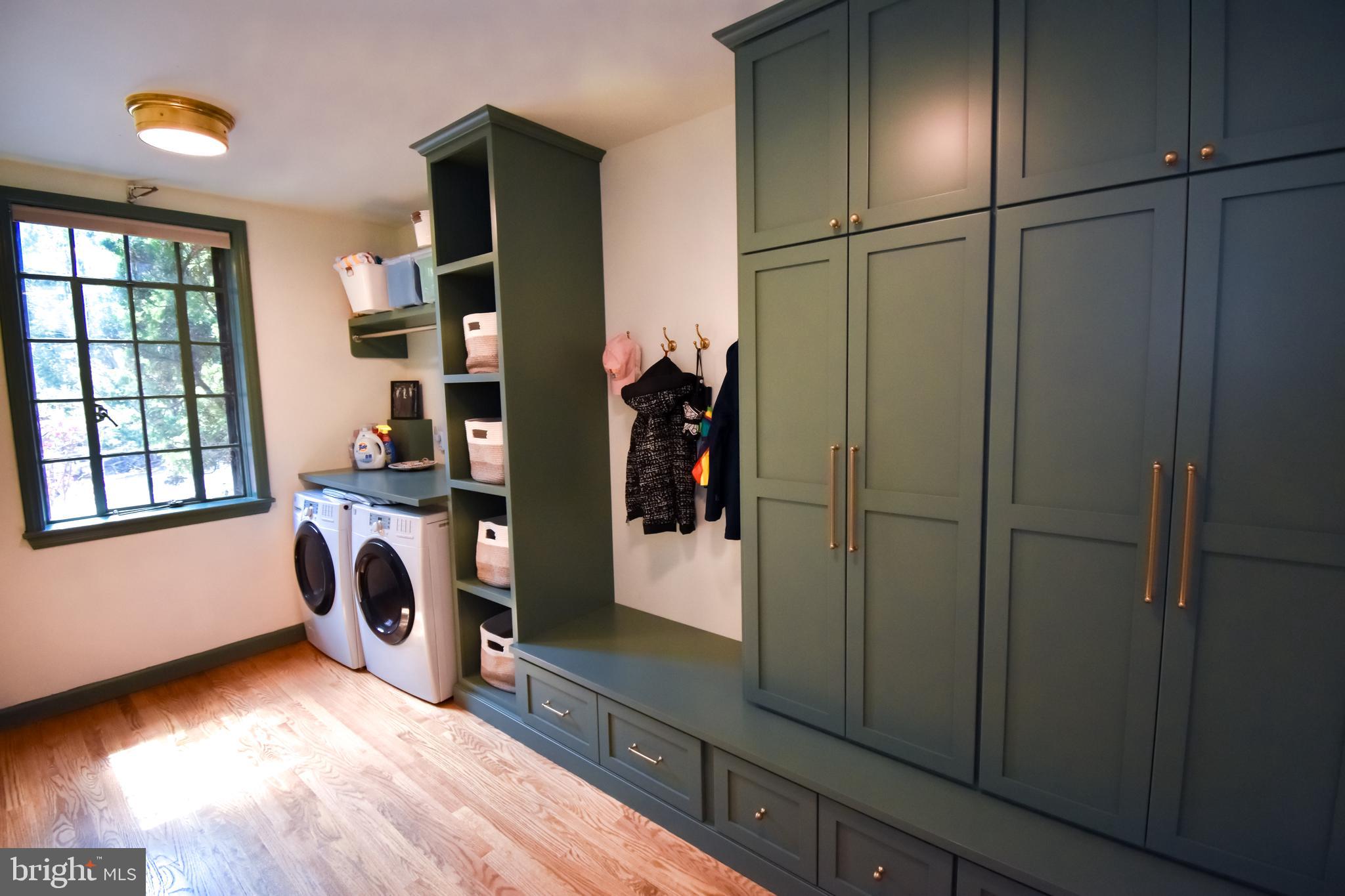 COLLEGE HILL - Residential