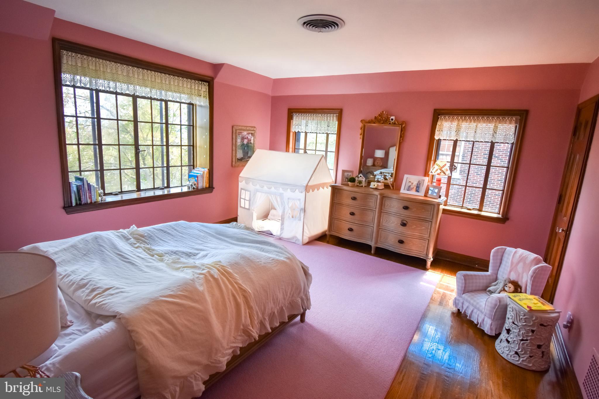 COLLEGE HILL - Residential