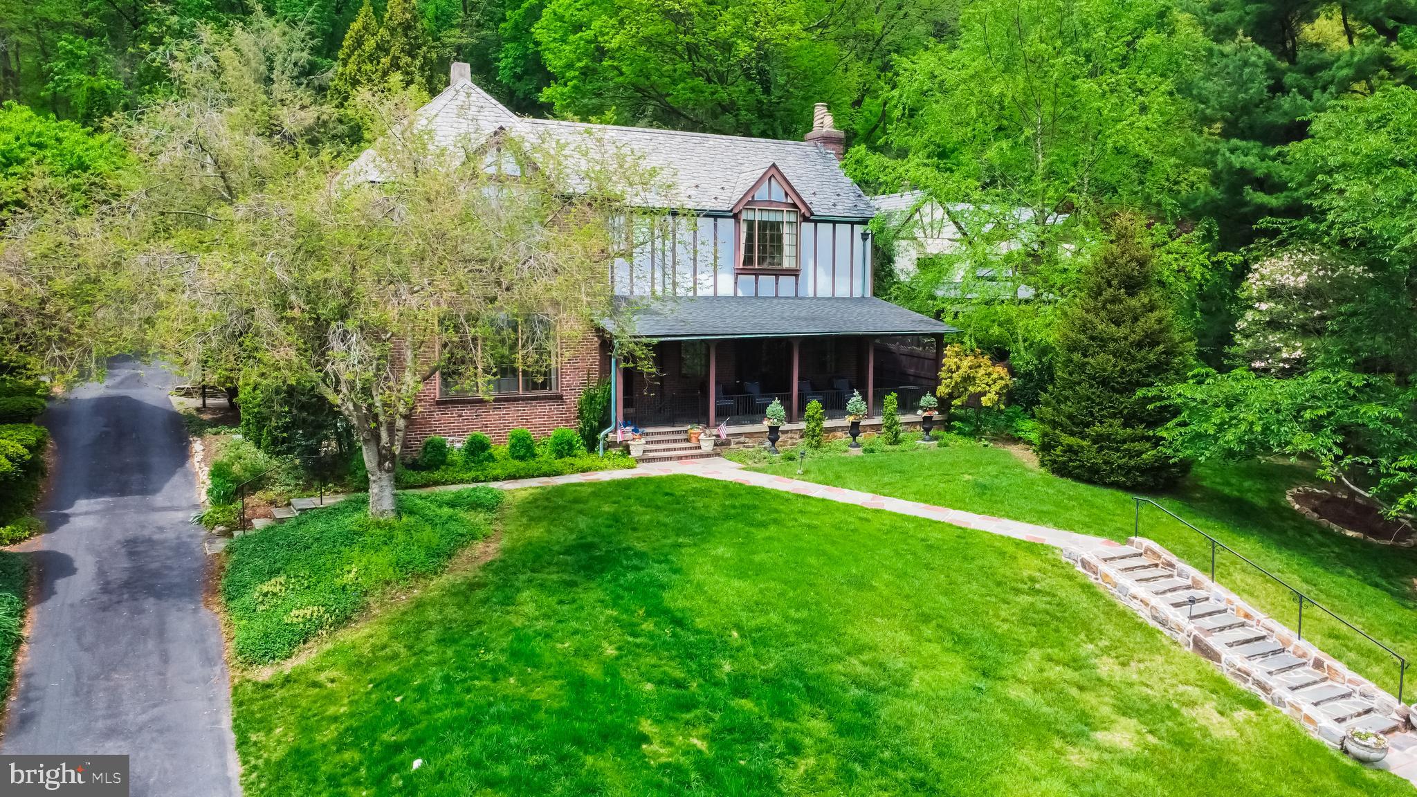 COLLEGE HILL - Residential