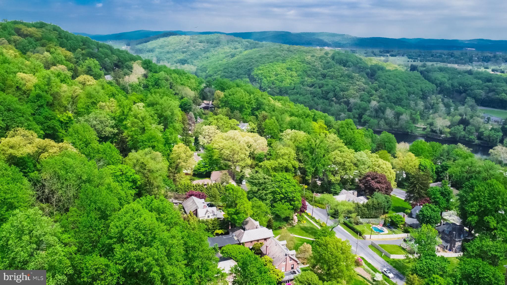 COLLEGE HILL - Residential