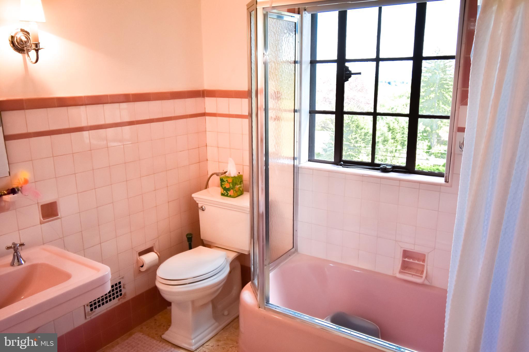 COLLEGE HILL - Residential