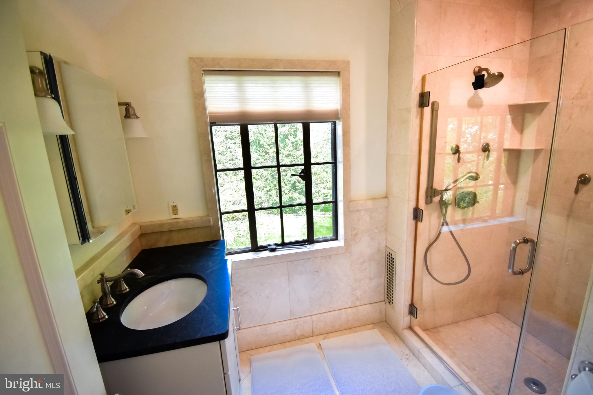 COLLEGE HILL - Residential