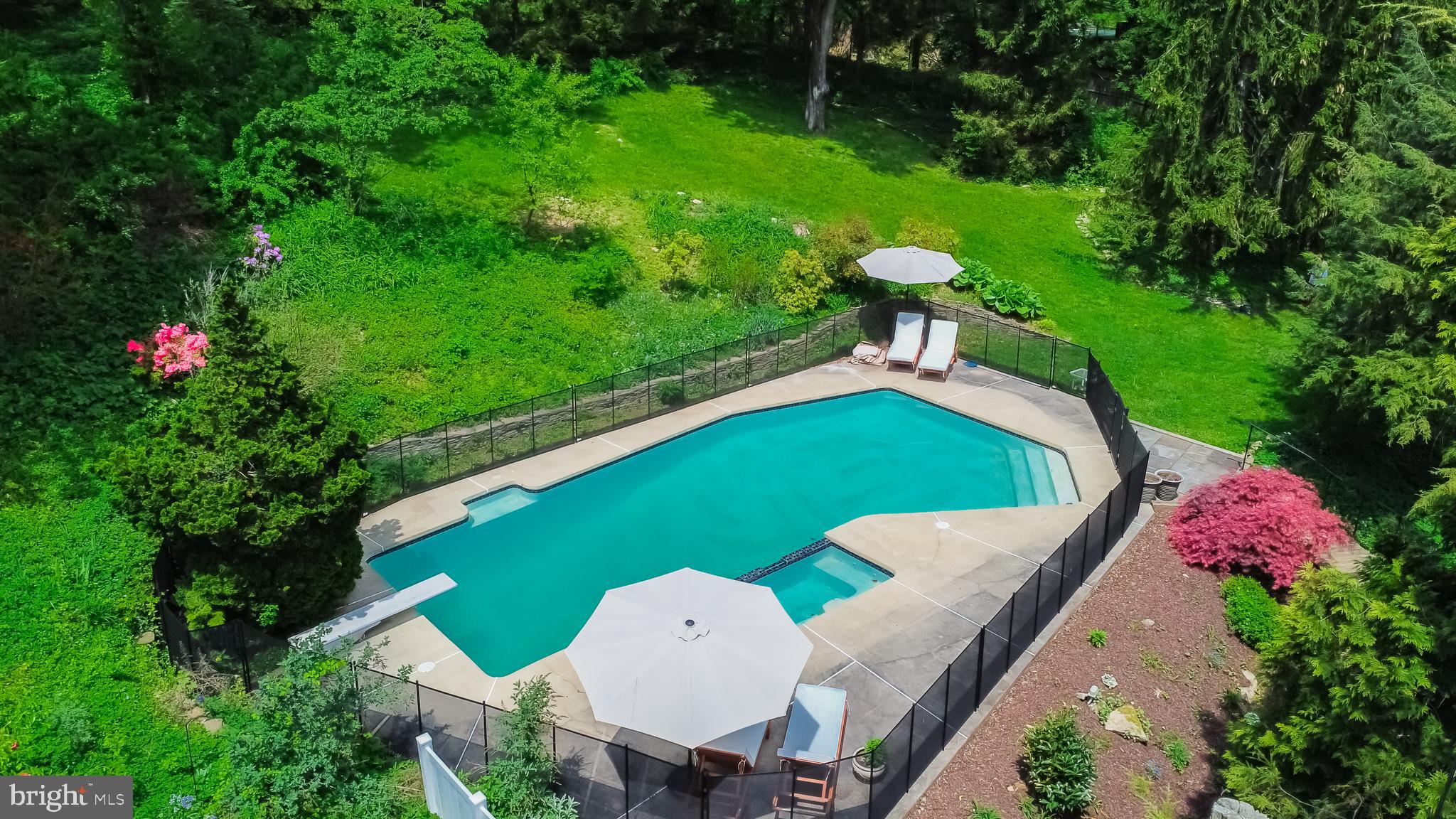 COLLEGE HILL - Residential