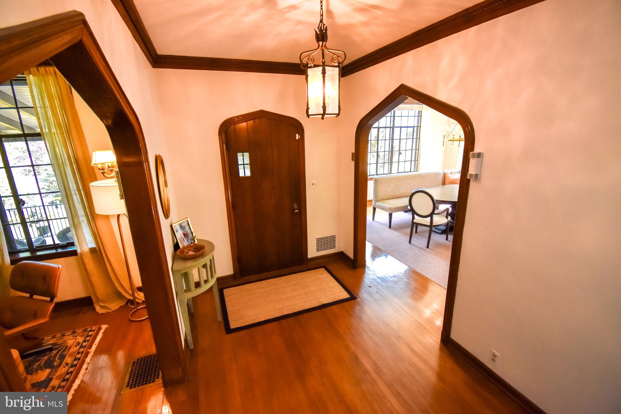 COLLEGE HILL - Residential