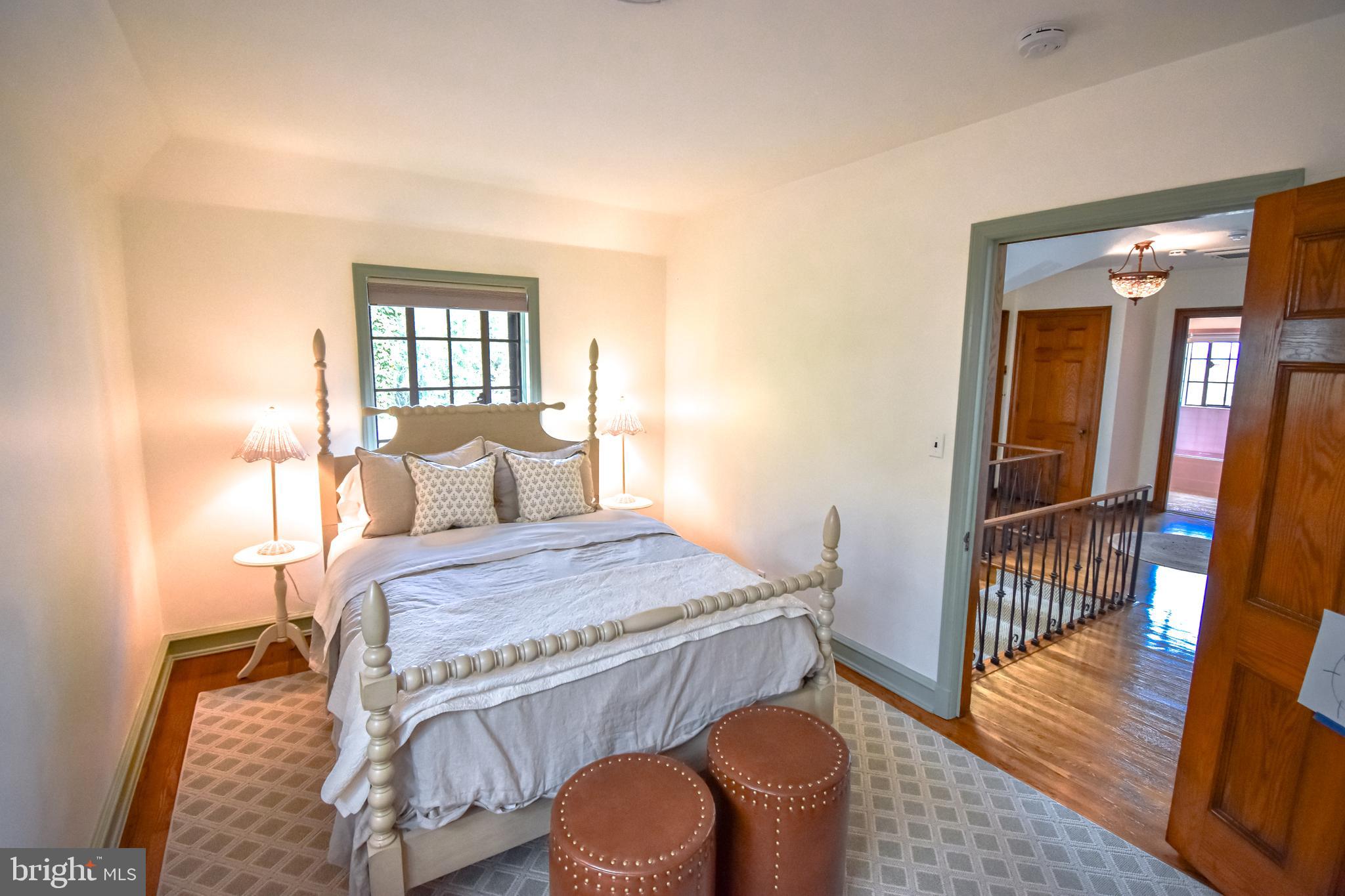 COLLEGE HILL - Residential