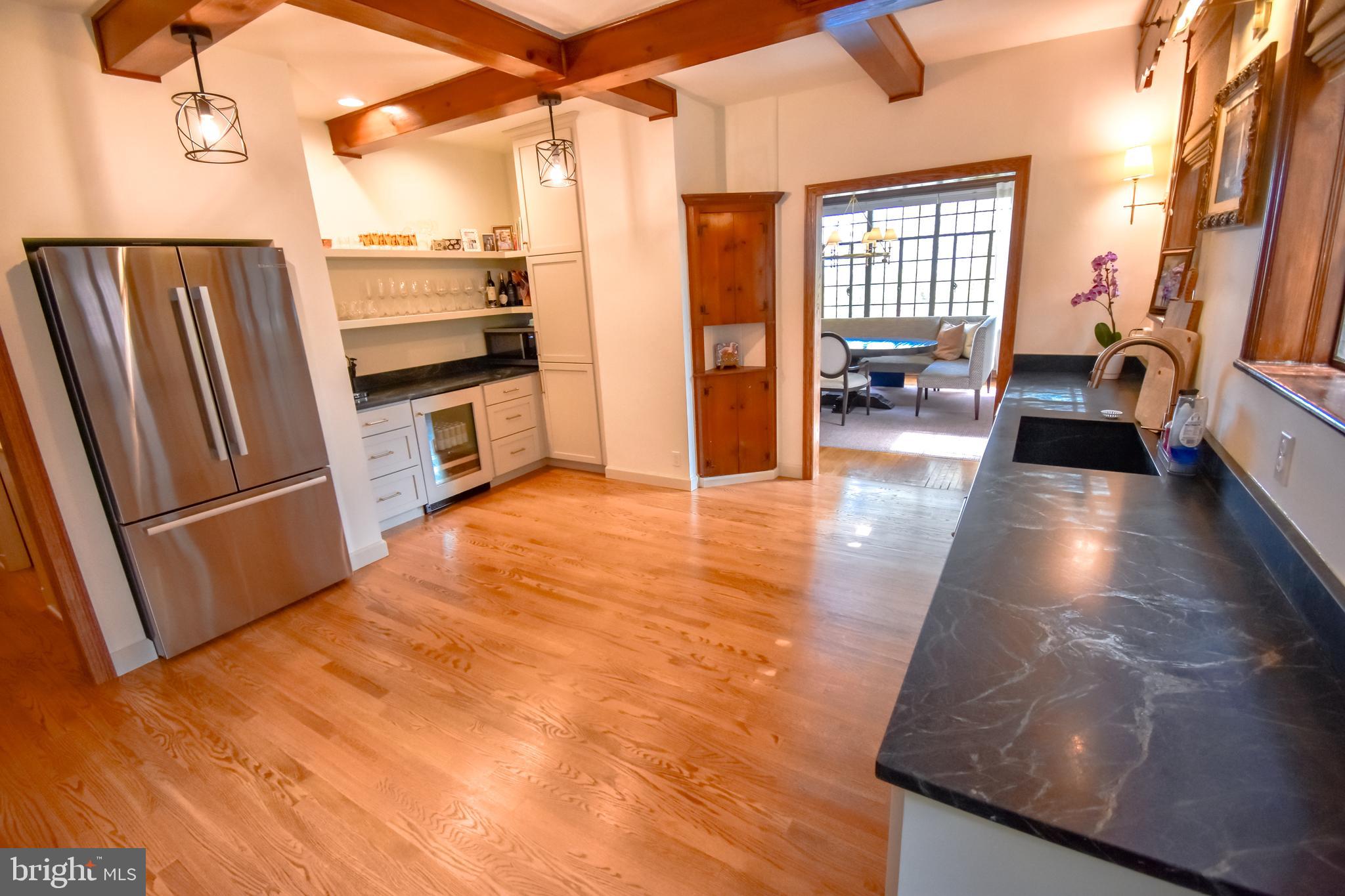 COLLEGE HILL - Residential