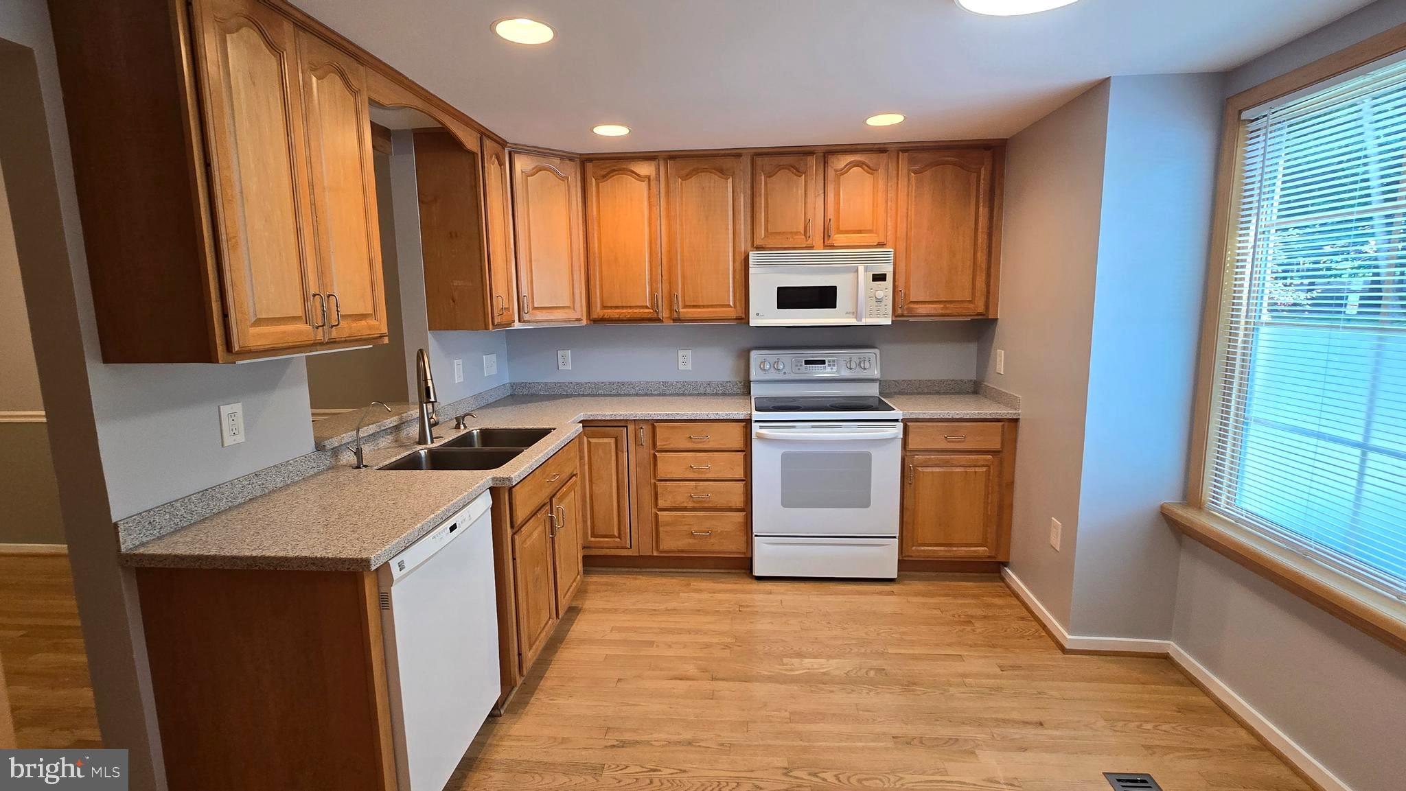 CARDINAL GLEN - Residential Lease