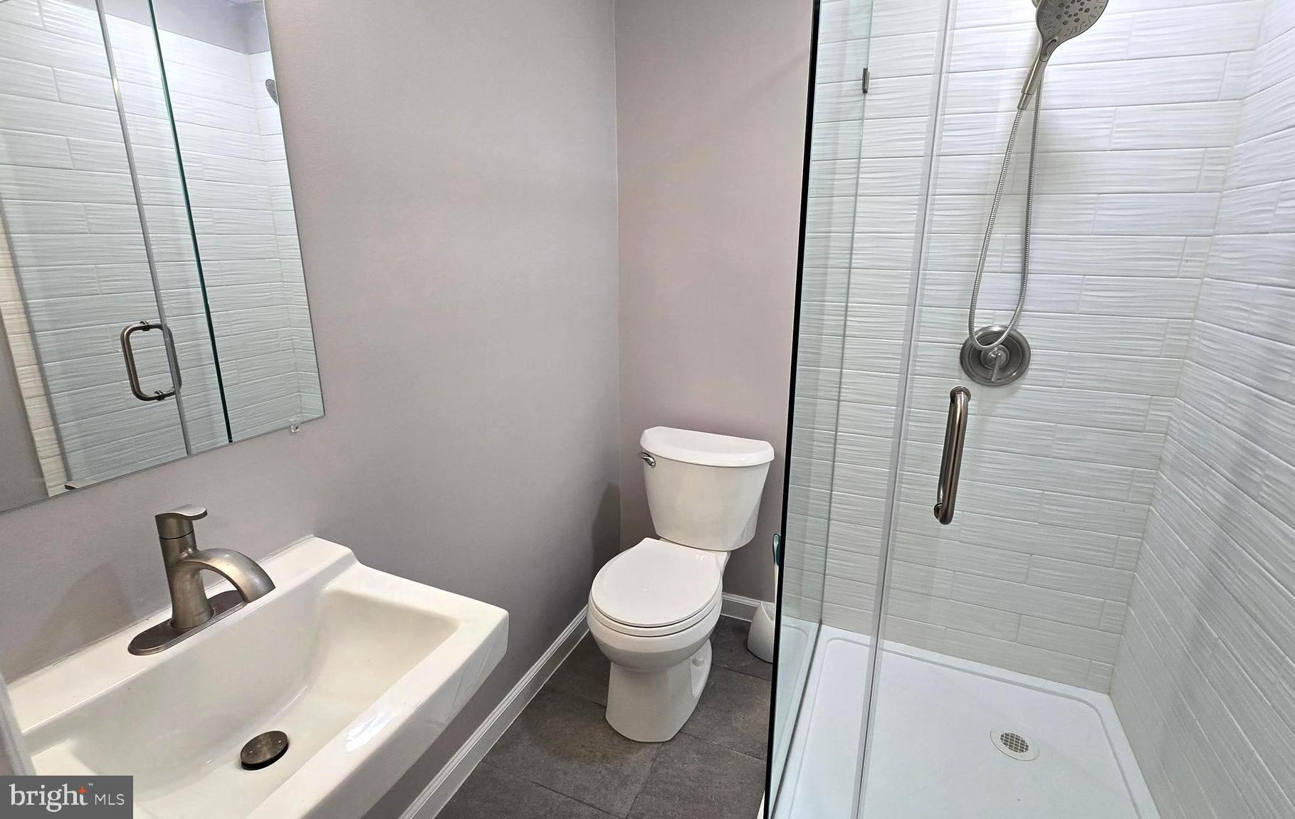 CARDINAL GLEN - Residential Lease